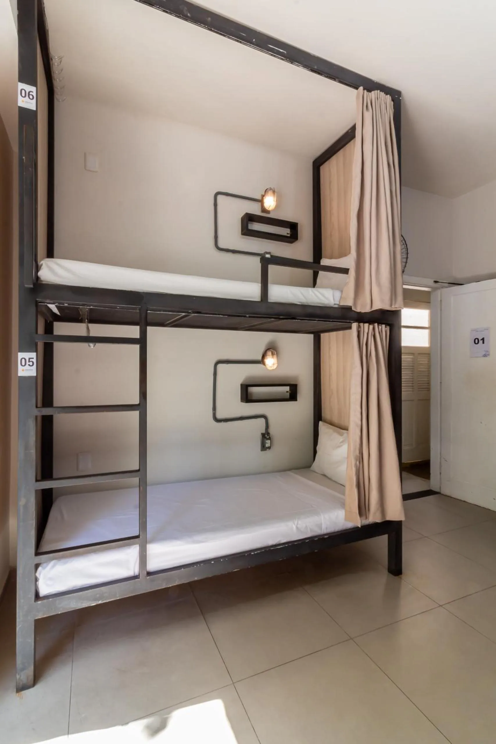 Bed in Hostel Leblon