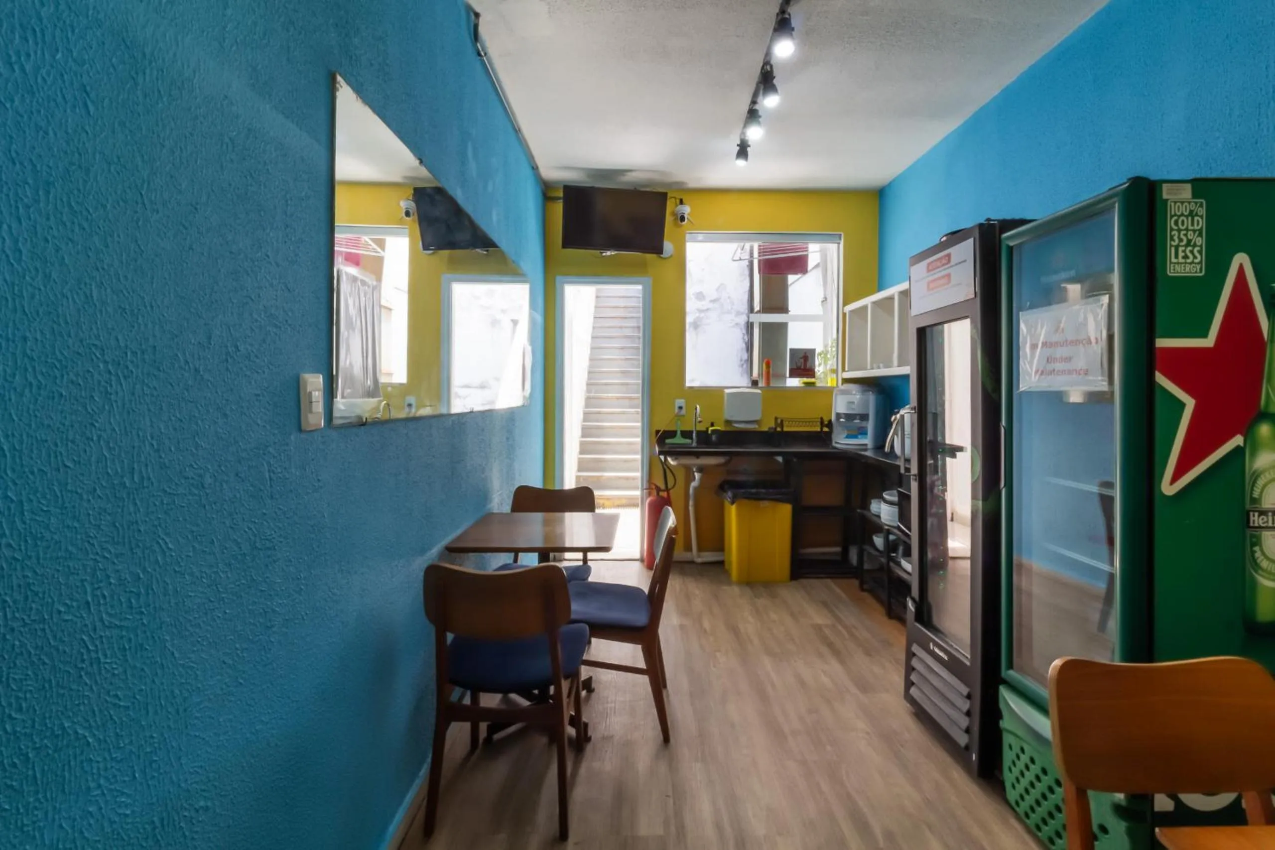 Kitchen or kitchenette in Hostel Leblon