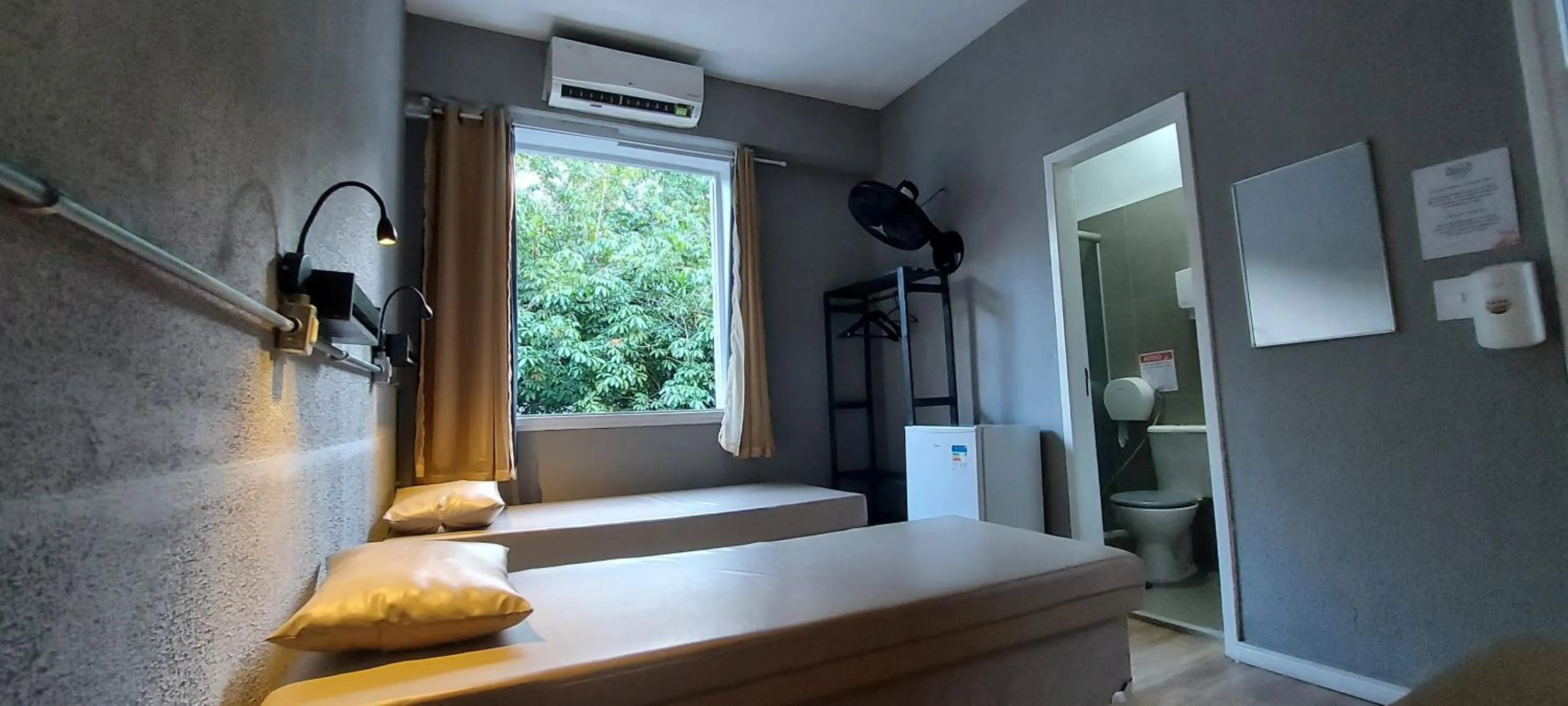 Bed in Hostel Leblon