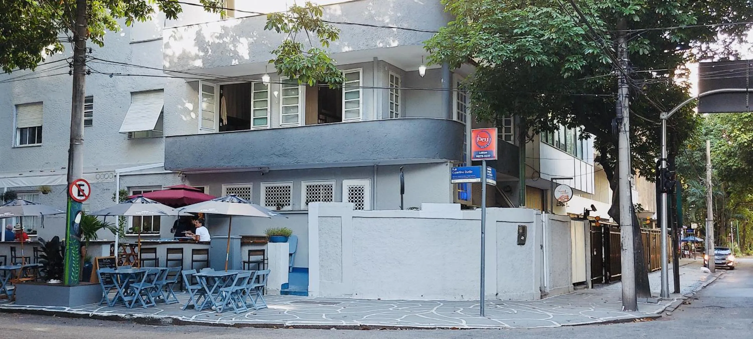 Property building in Hostel Leblon