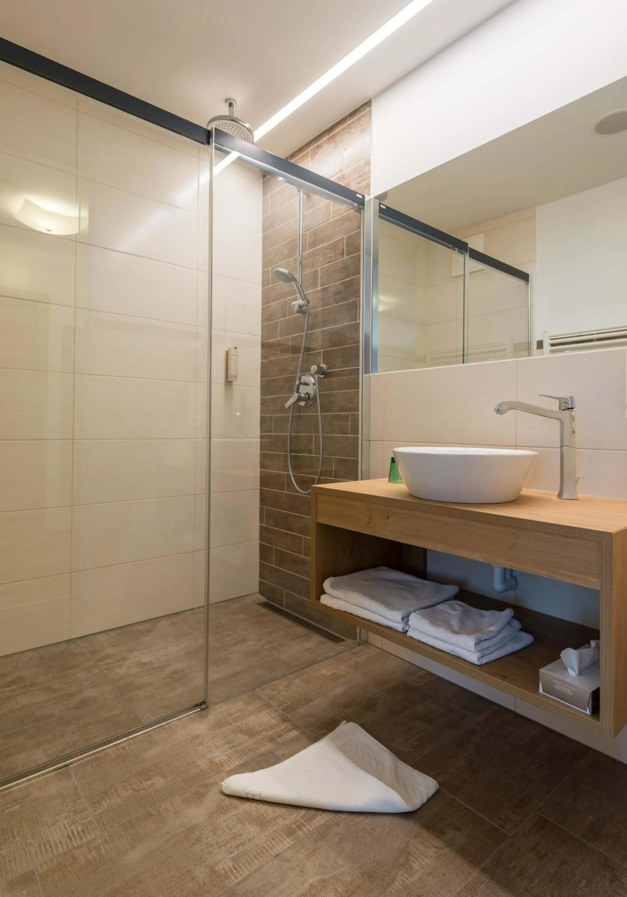 Bathroom in Posthotel Radstadt