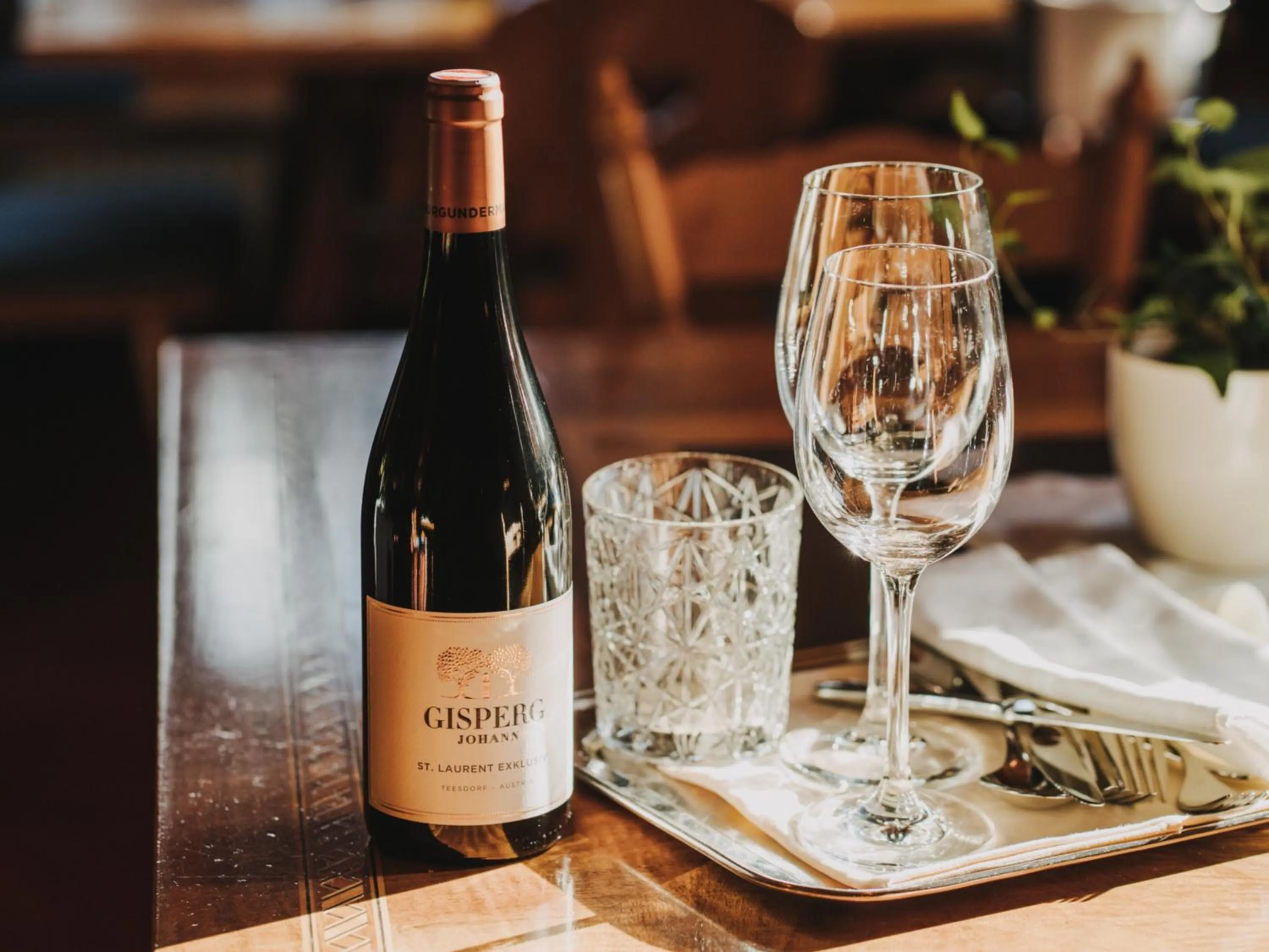 Restaurant/places to eat in Hotel Zimba