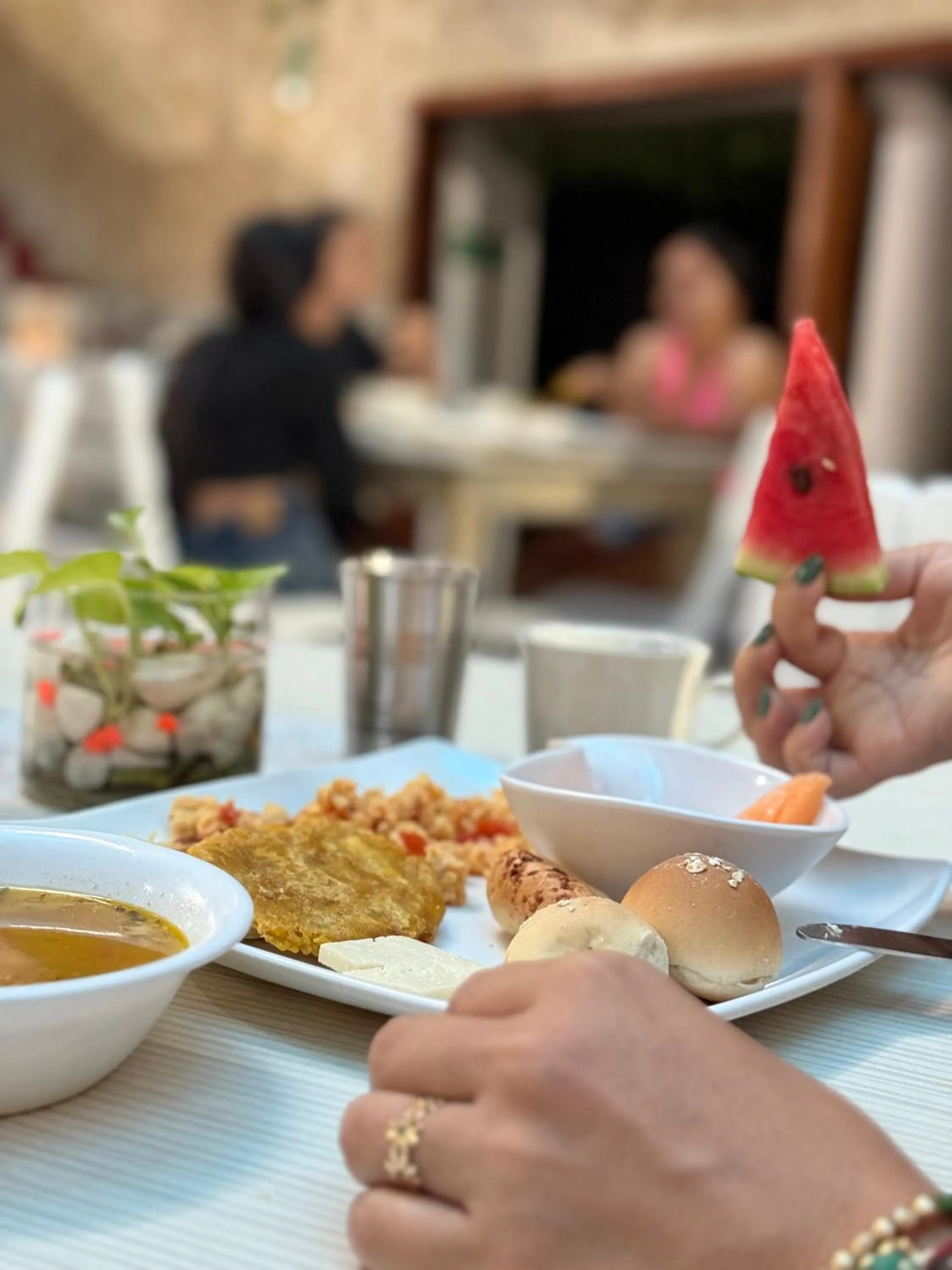 Restaurant/places to eat in Hotel Toledo FL