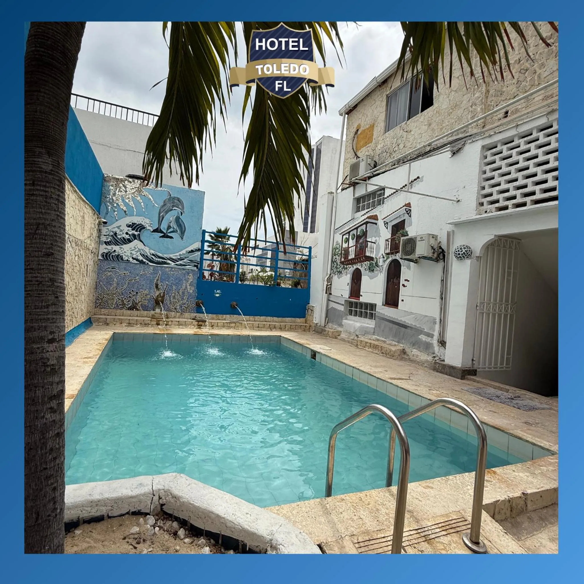 Swimming pool in Hotel Toledo FL