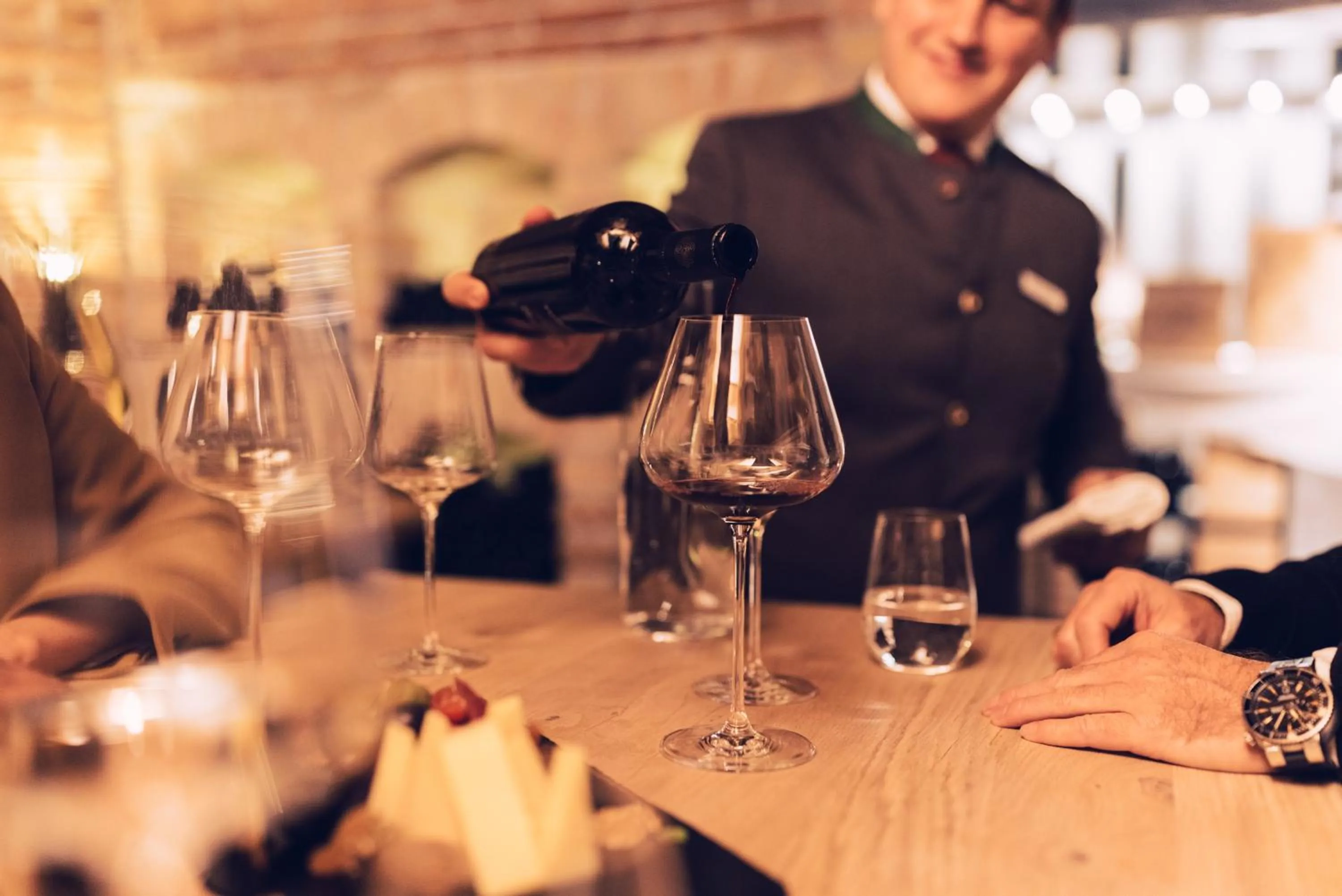 Restaurant/places to eat in Hotel Schöne Aussicht