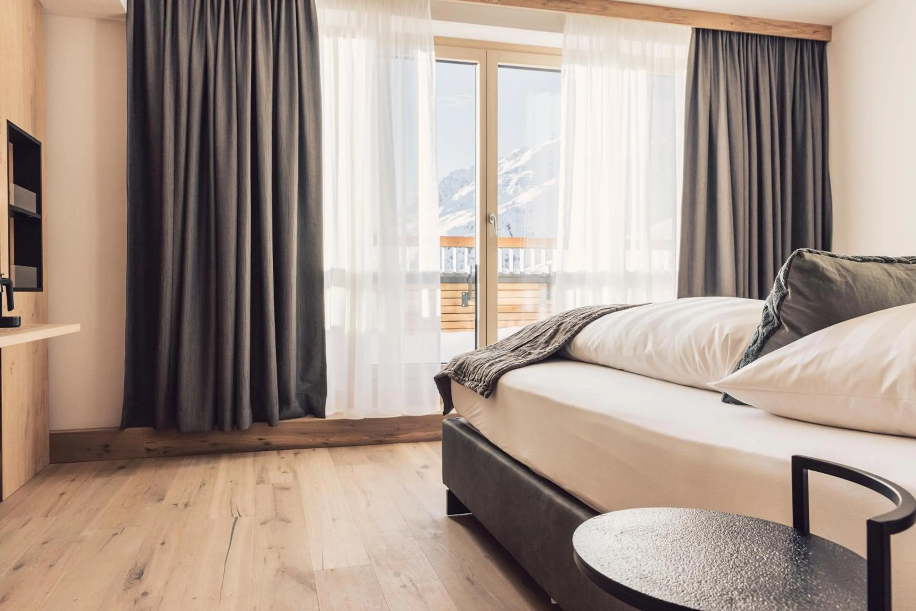 Photo of the whole room, Bed in Hotel Schöne Aussicht