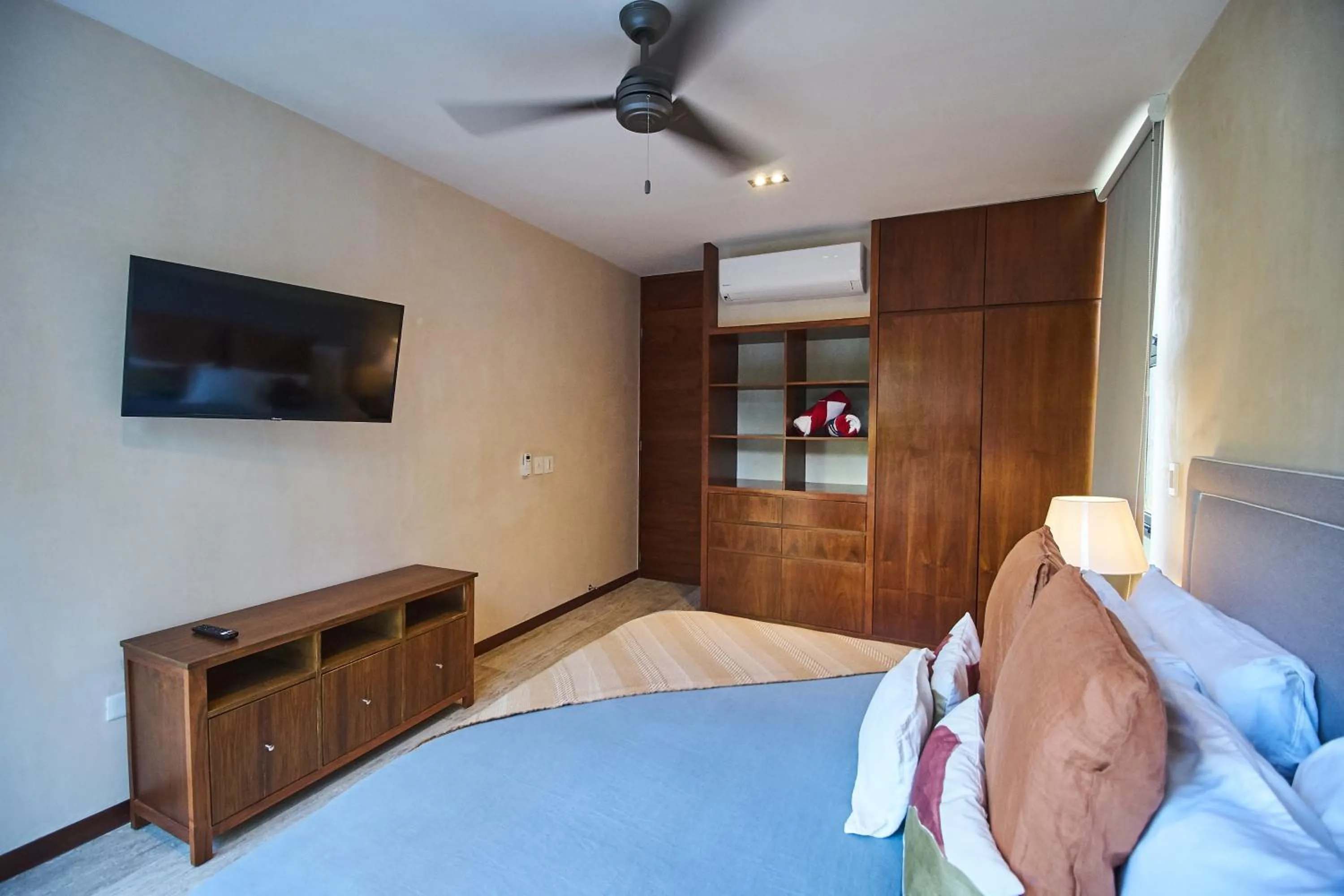 Bed in Don Quijote - Private pool & Beach club access