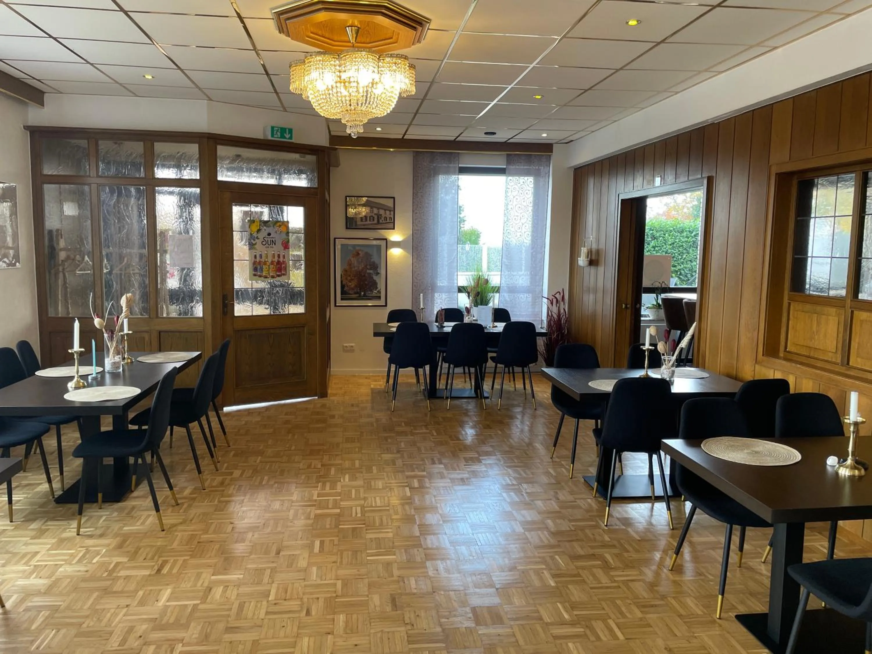 Restaurant/places to eat in Hotel-Kronenhof