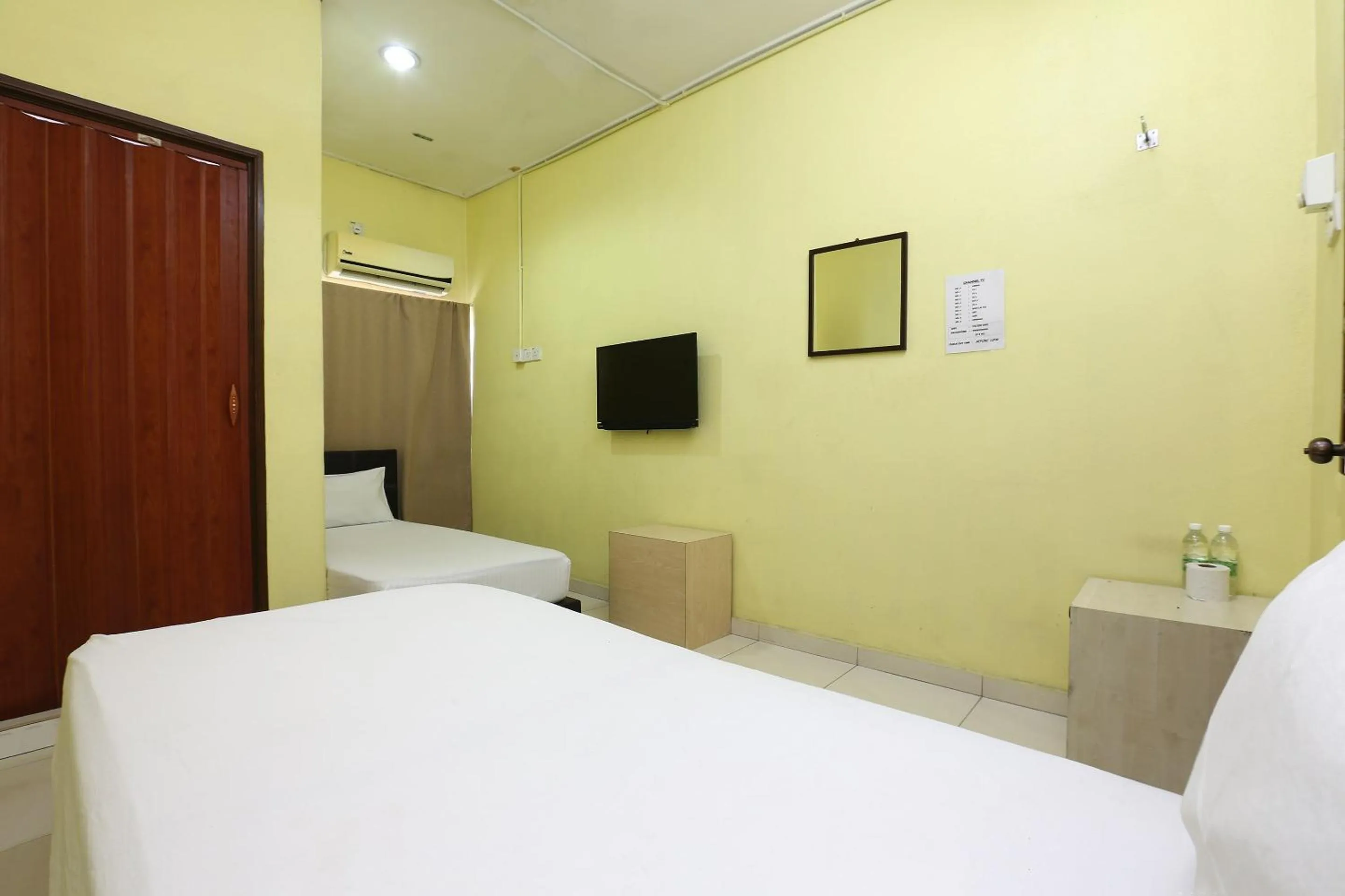 Bedroom, Bed in Hotel O Innap Kota Bharu