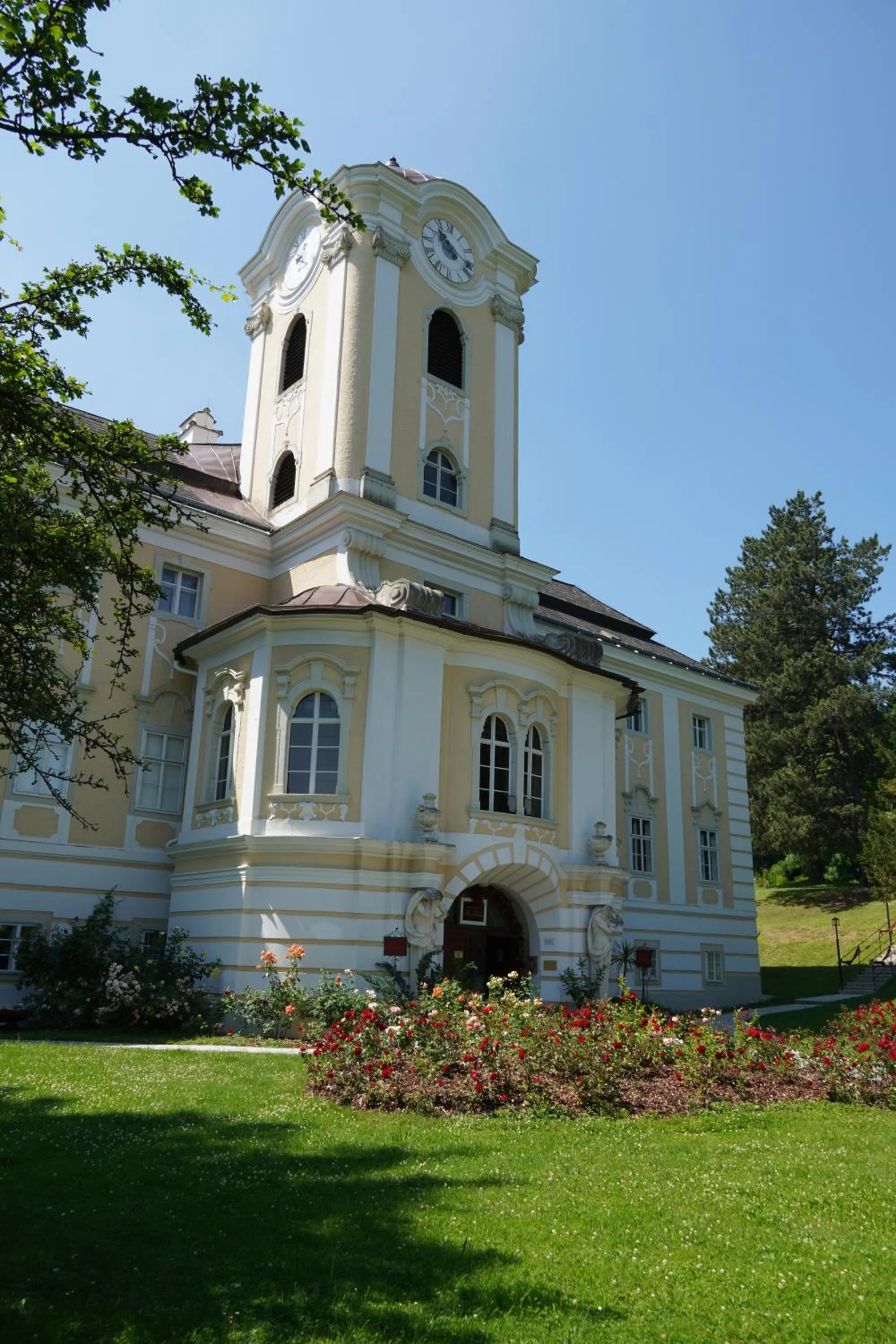 Property building in Schlosshotel Rosenau Superior