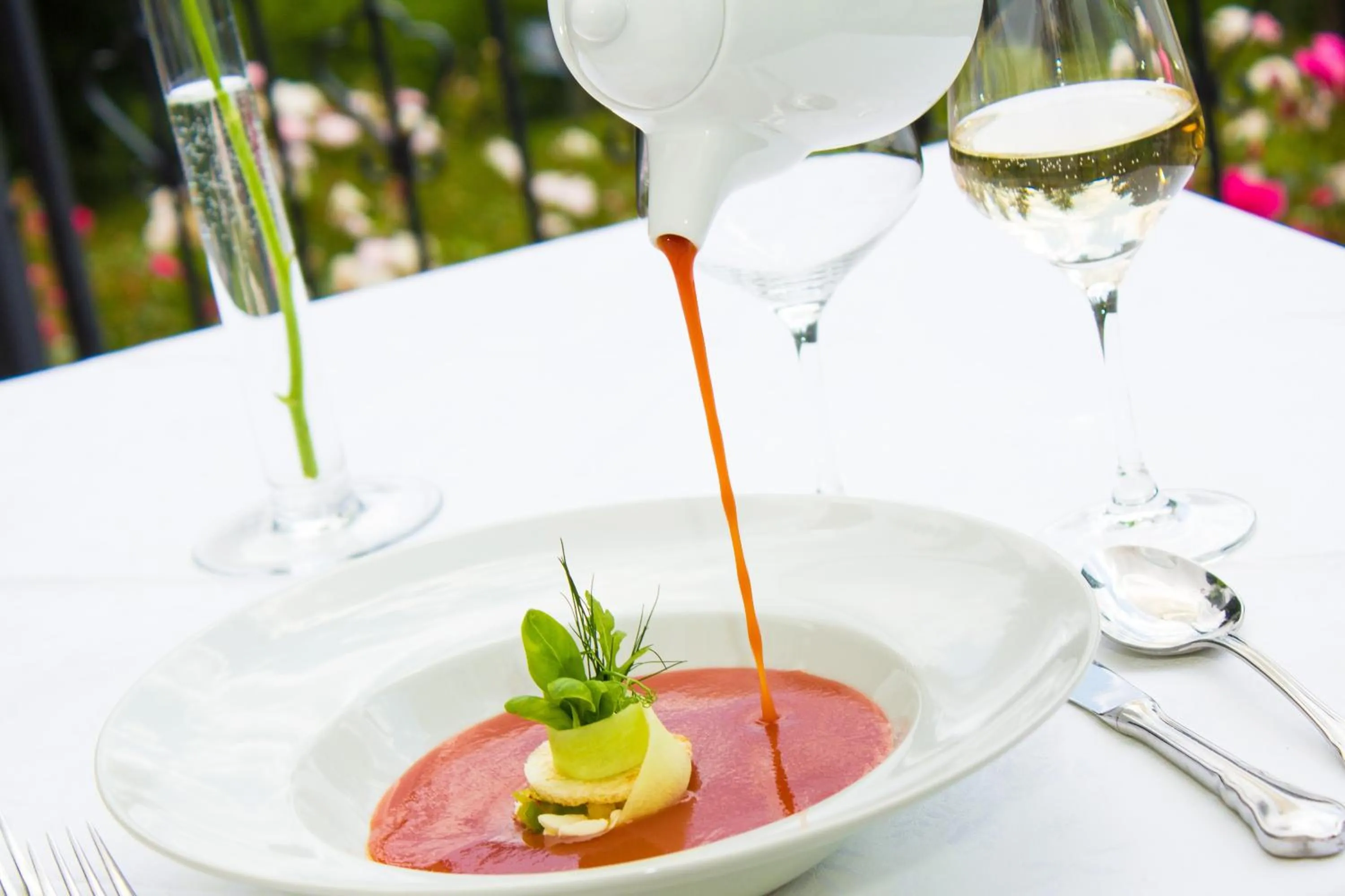 Restaurant/places to eat in Schlosshotel Rosenau Superior