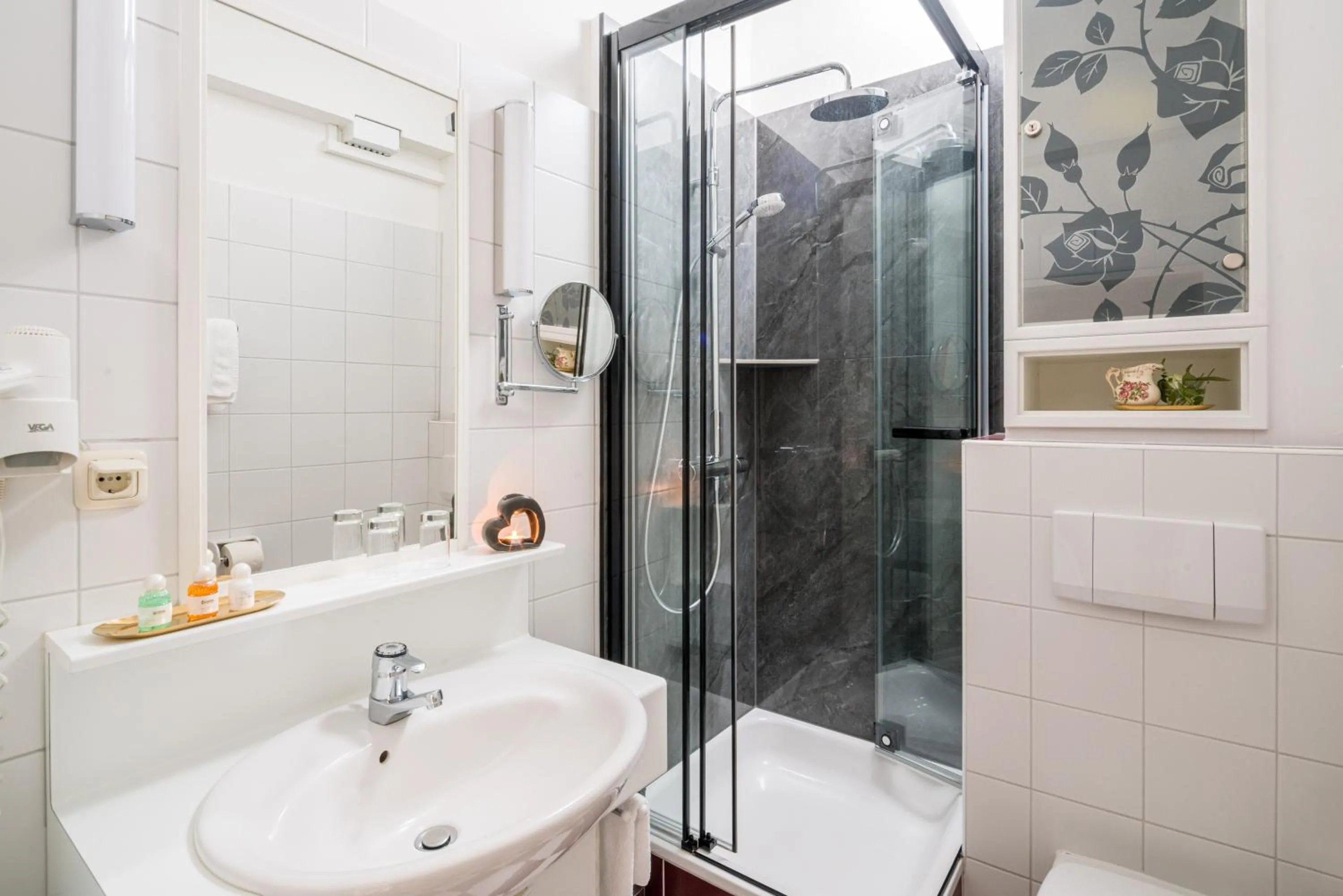 Shower in Schlosshotel Rosenau Superior