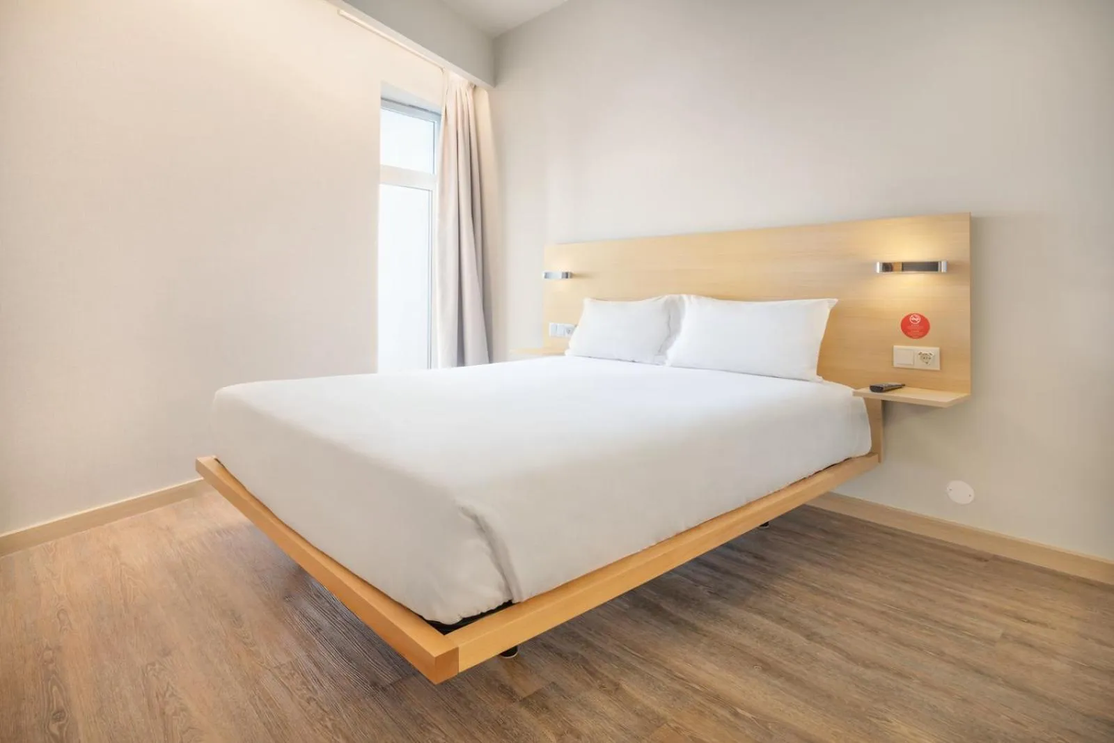 Bed in Moov Hotel Évora