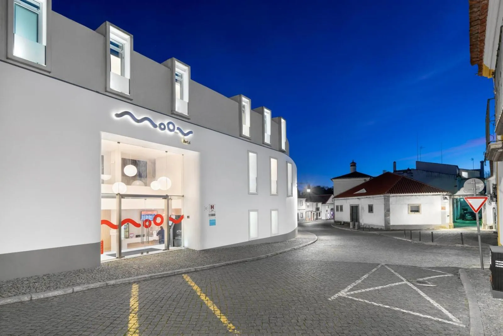 Facade/entrance in Moov Hotel Évora