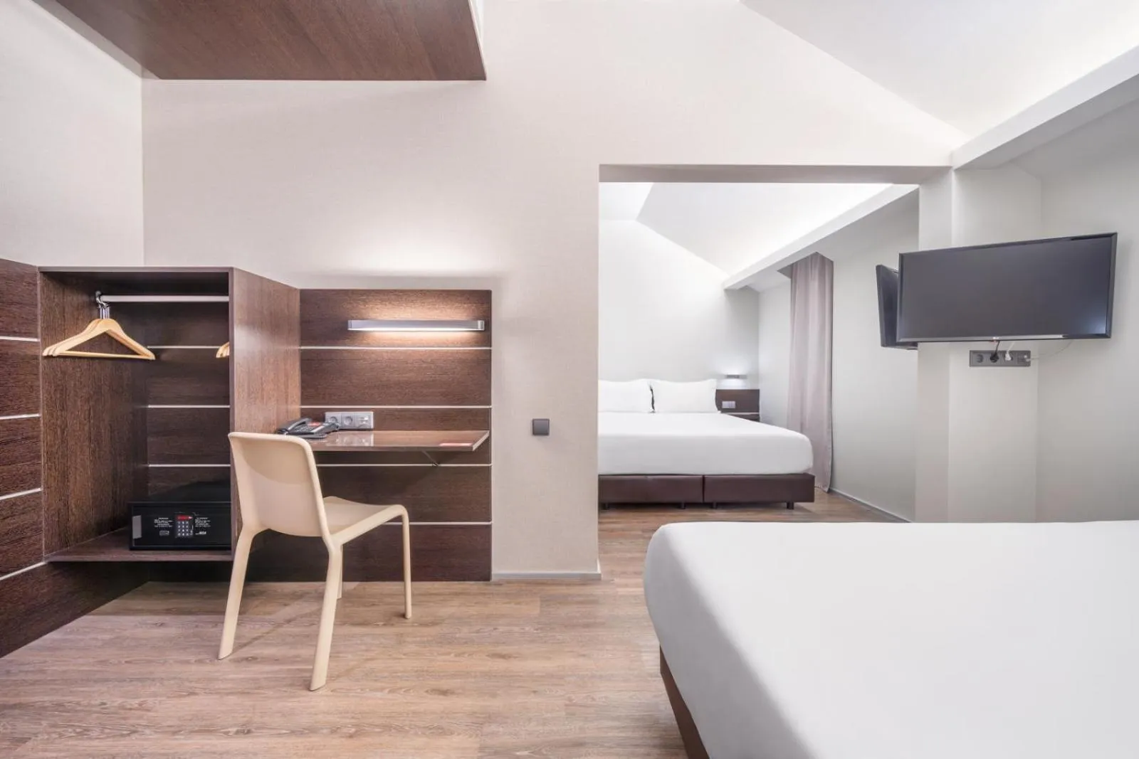 Bed in Moov Hotel Évora