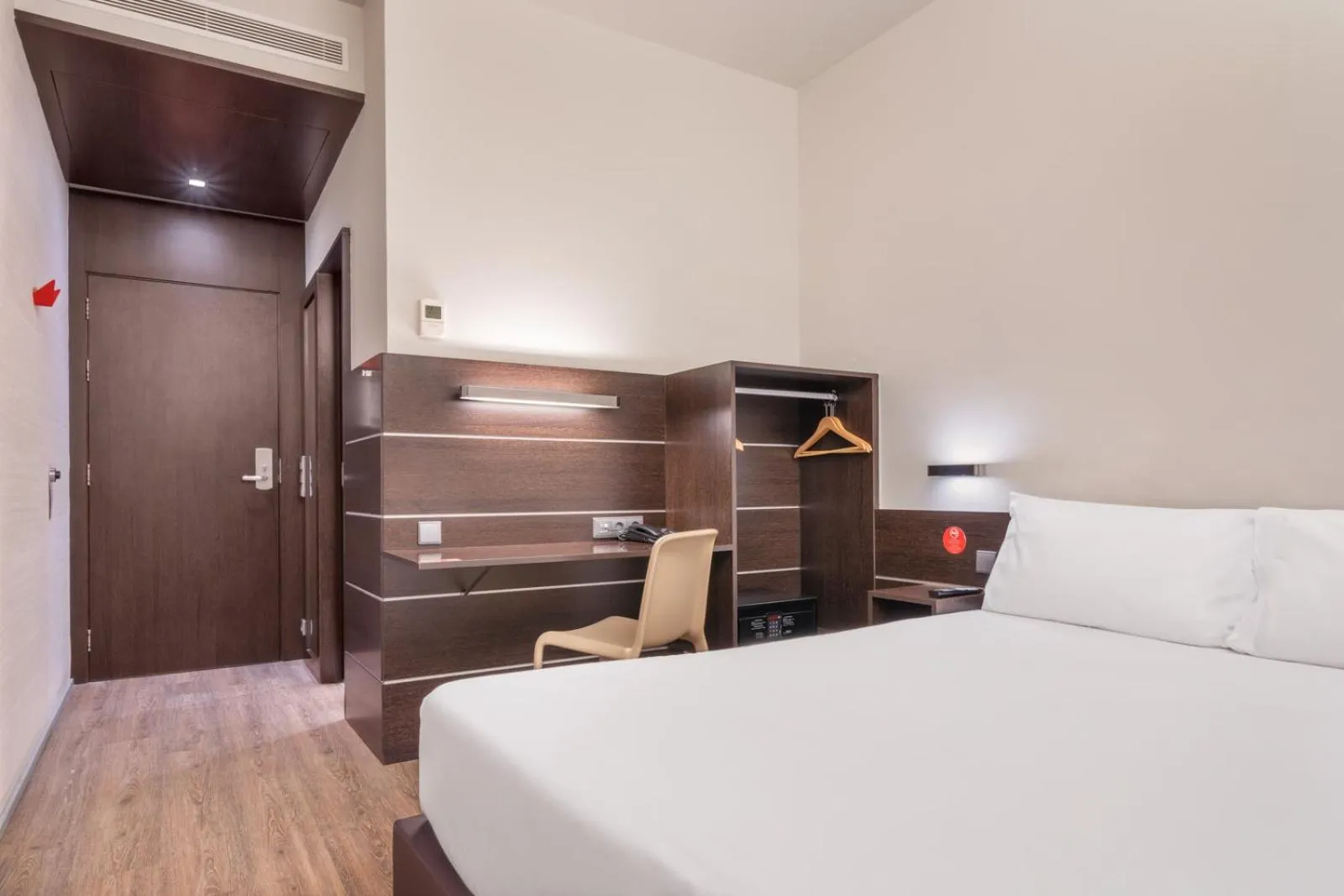 Bed in Moov Hotel Évora