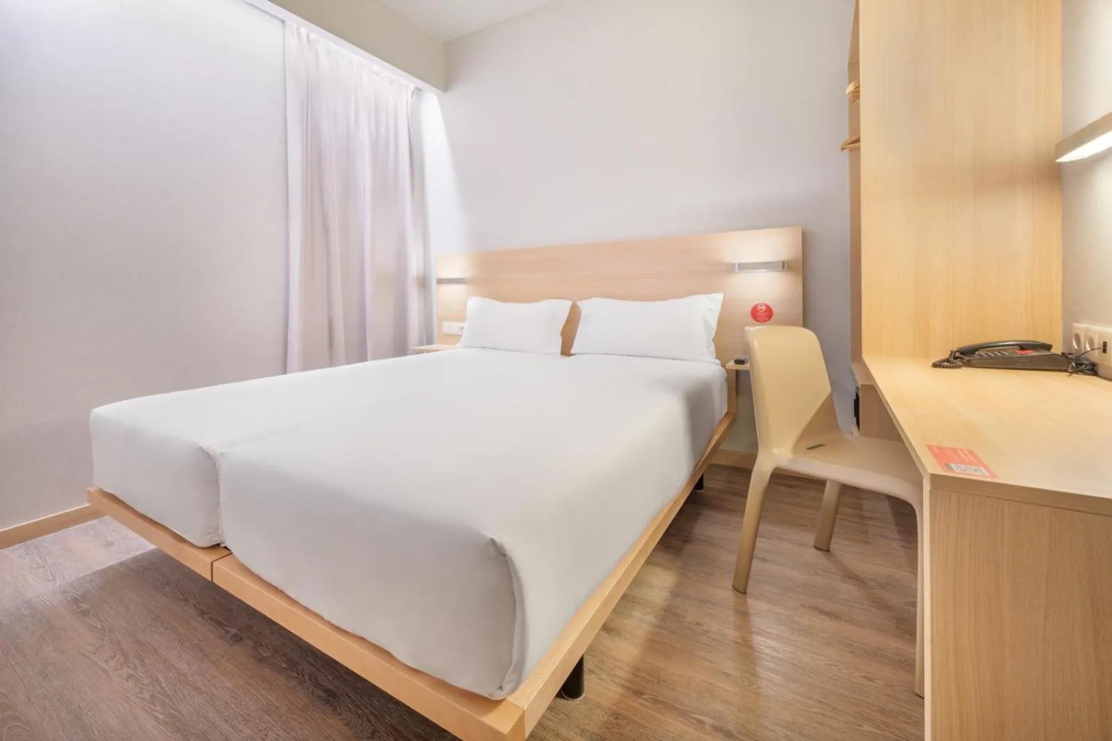 Bed in Moov Hotel Évora