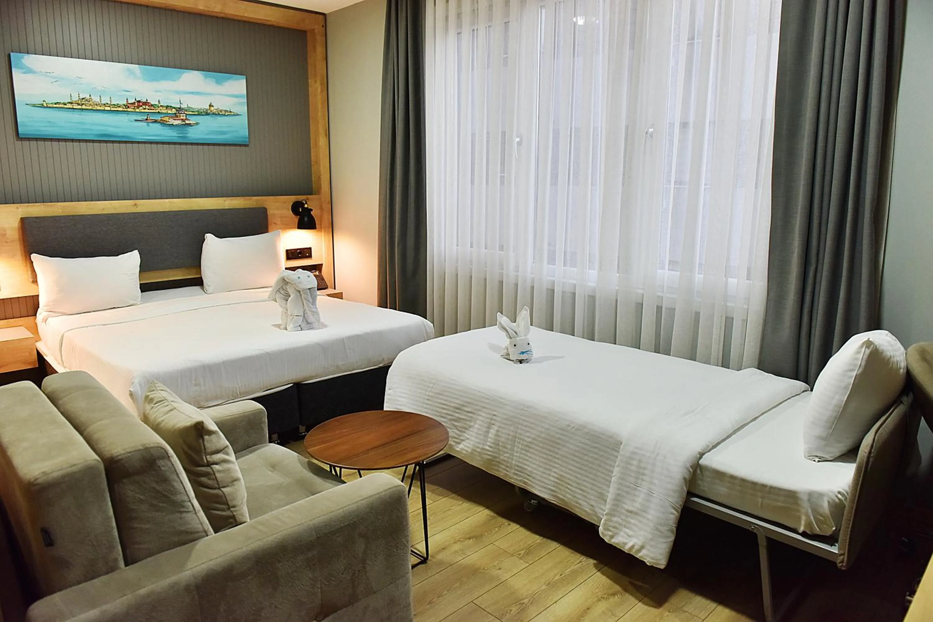 Photo of the whole room, Bed in Kerthill Hotel