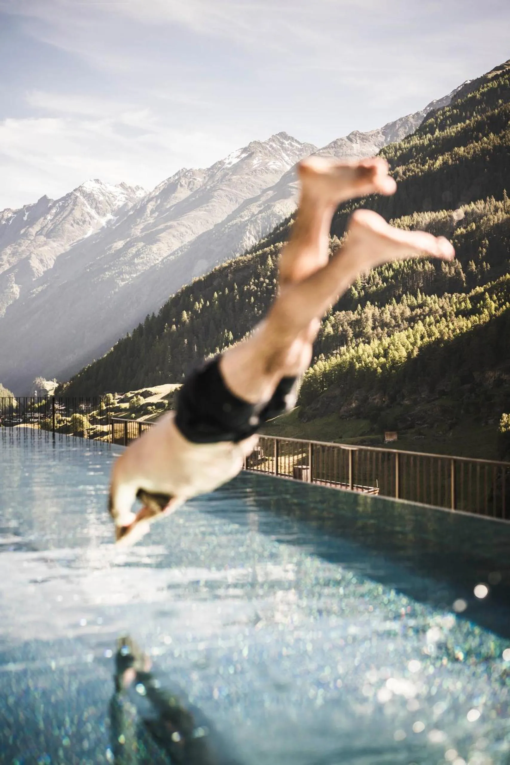 Swimming pool in Sportlers Lodge Sölden lifestyle-lässig-anders