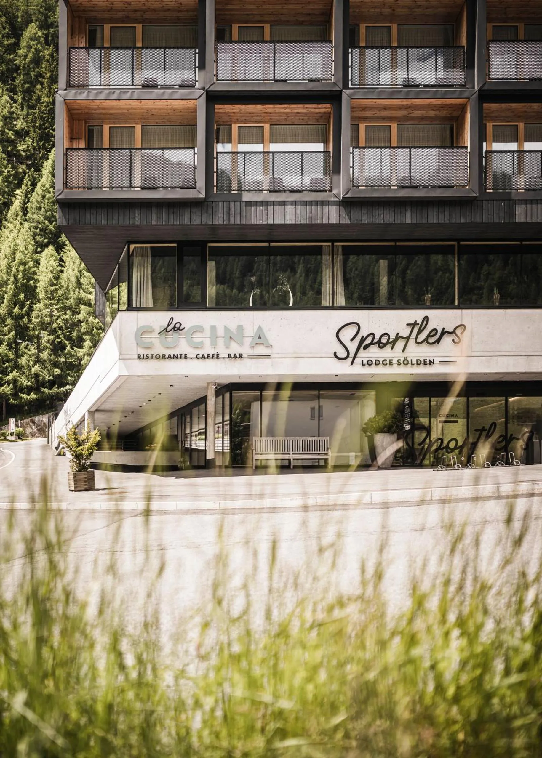 Property building in Sportlers Lodge Sölden lifestyle-lässig-anders