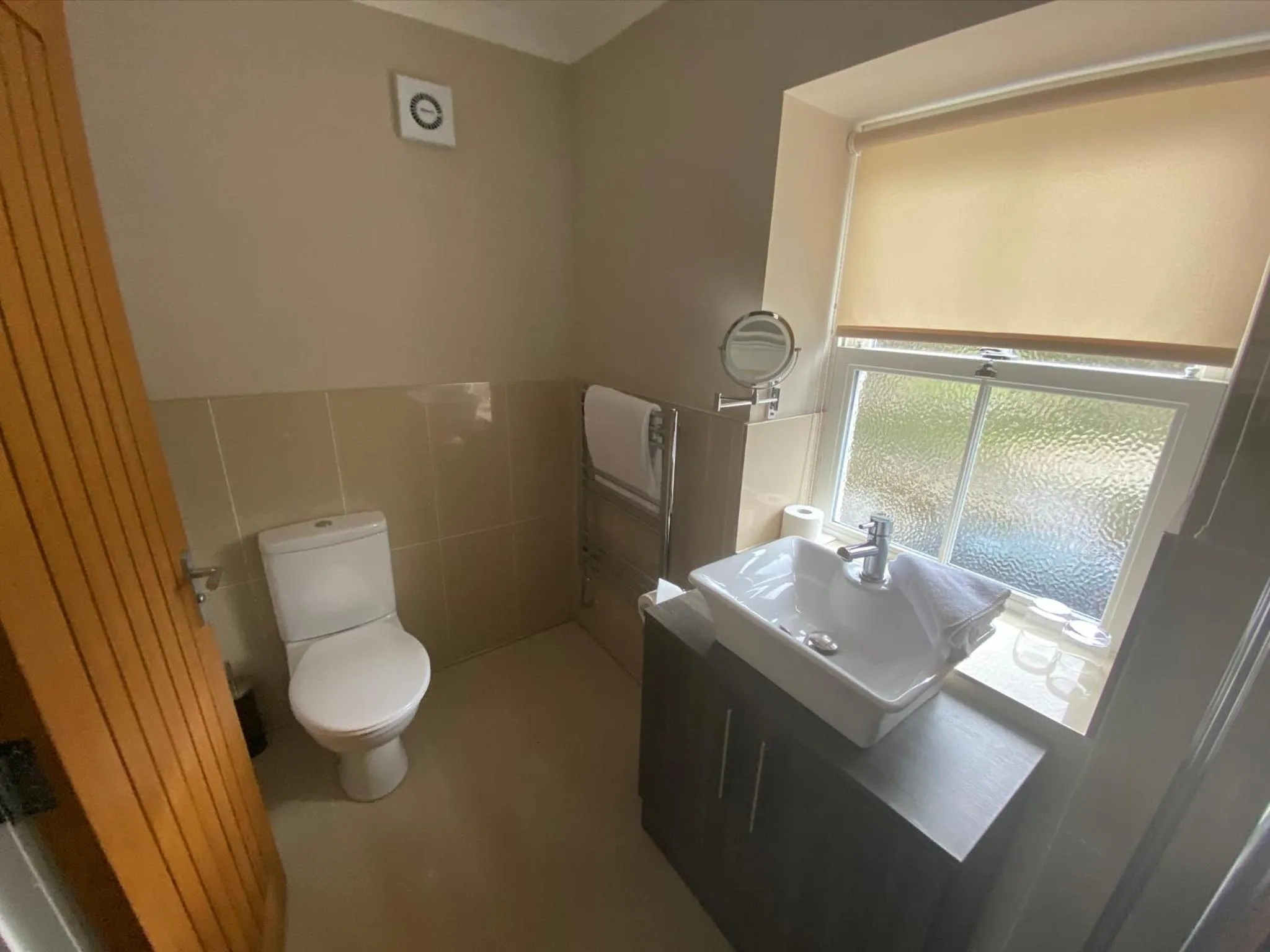 Bathroom in The Three Horseshoes Hotel