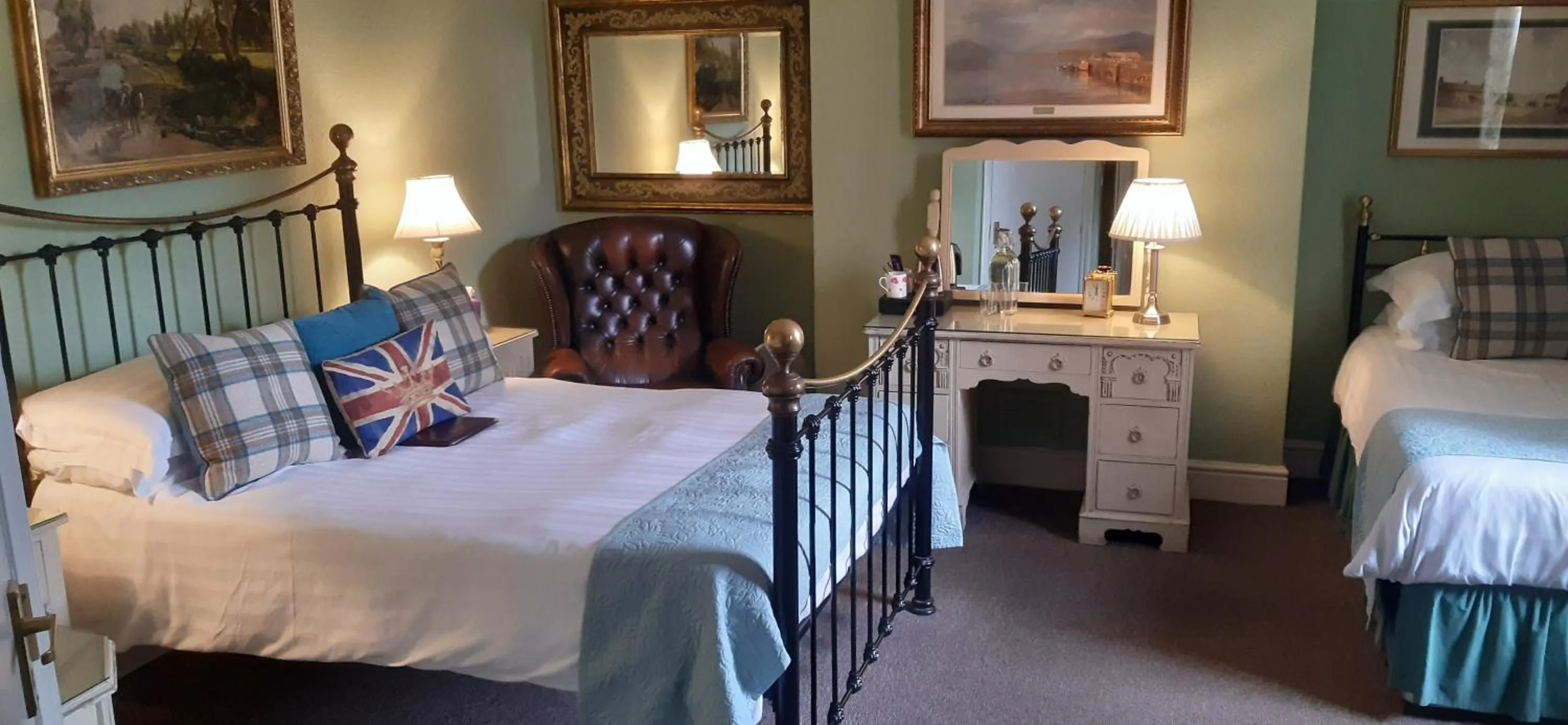 Bed in Holywell House