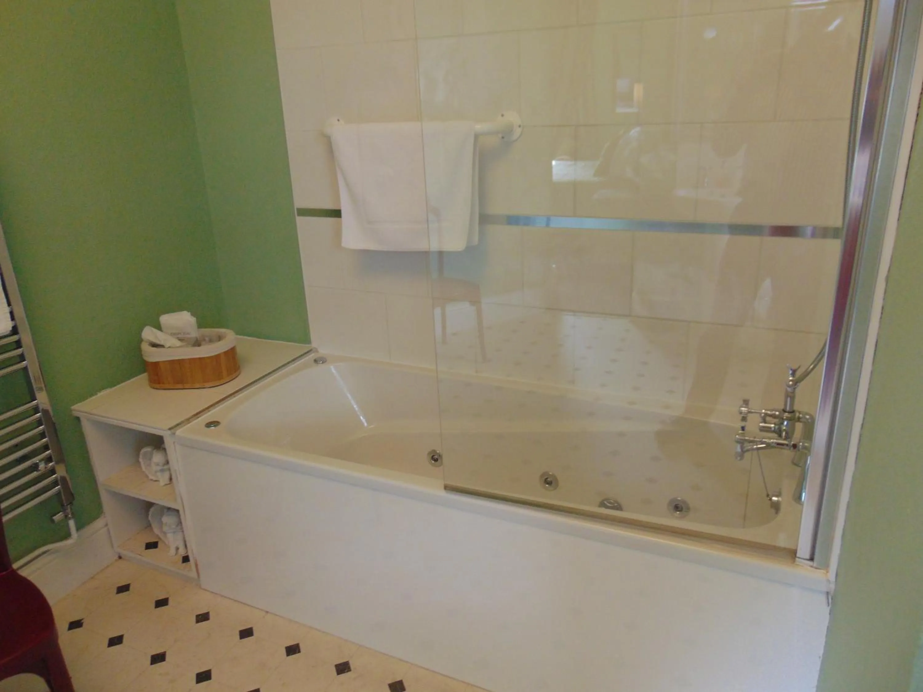 Shower in Holywell House