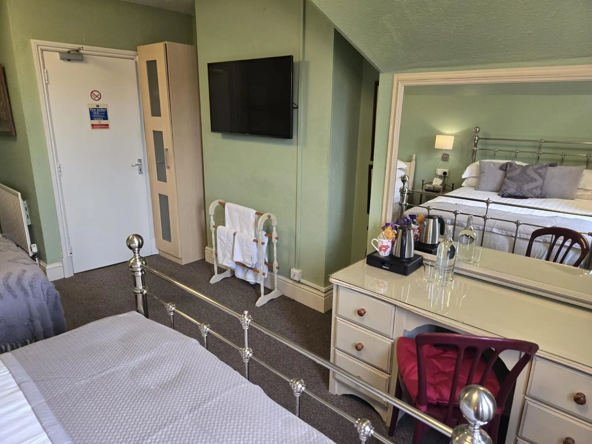 TV and multimedia, Bed in Holywell House