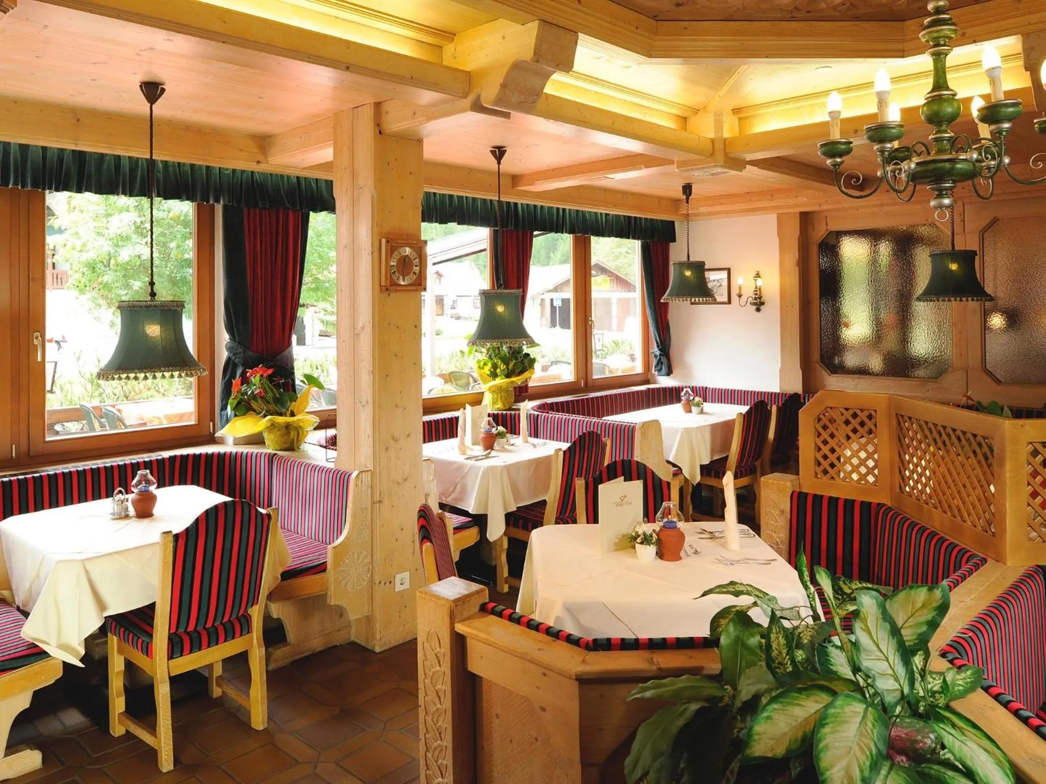 Restaurant/places to eat in Hotel Neue Post