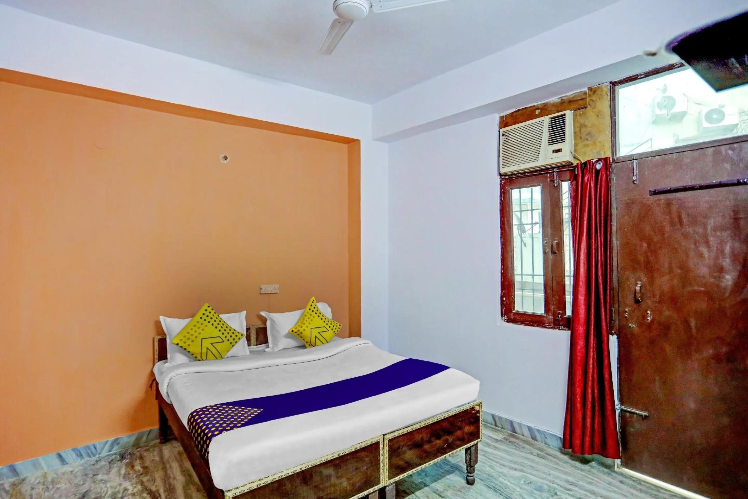 Bedroom, Bed in RAJ HOTEL VIP