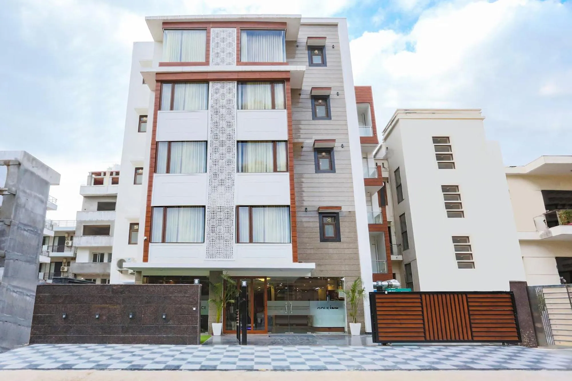 Property building in Hotel Golf Inn - Business-Friendly Stay near Golf Course Road, Cyberhub & Metro