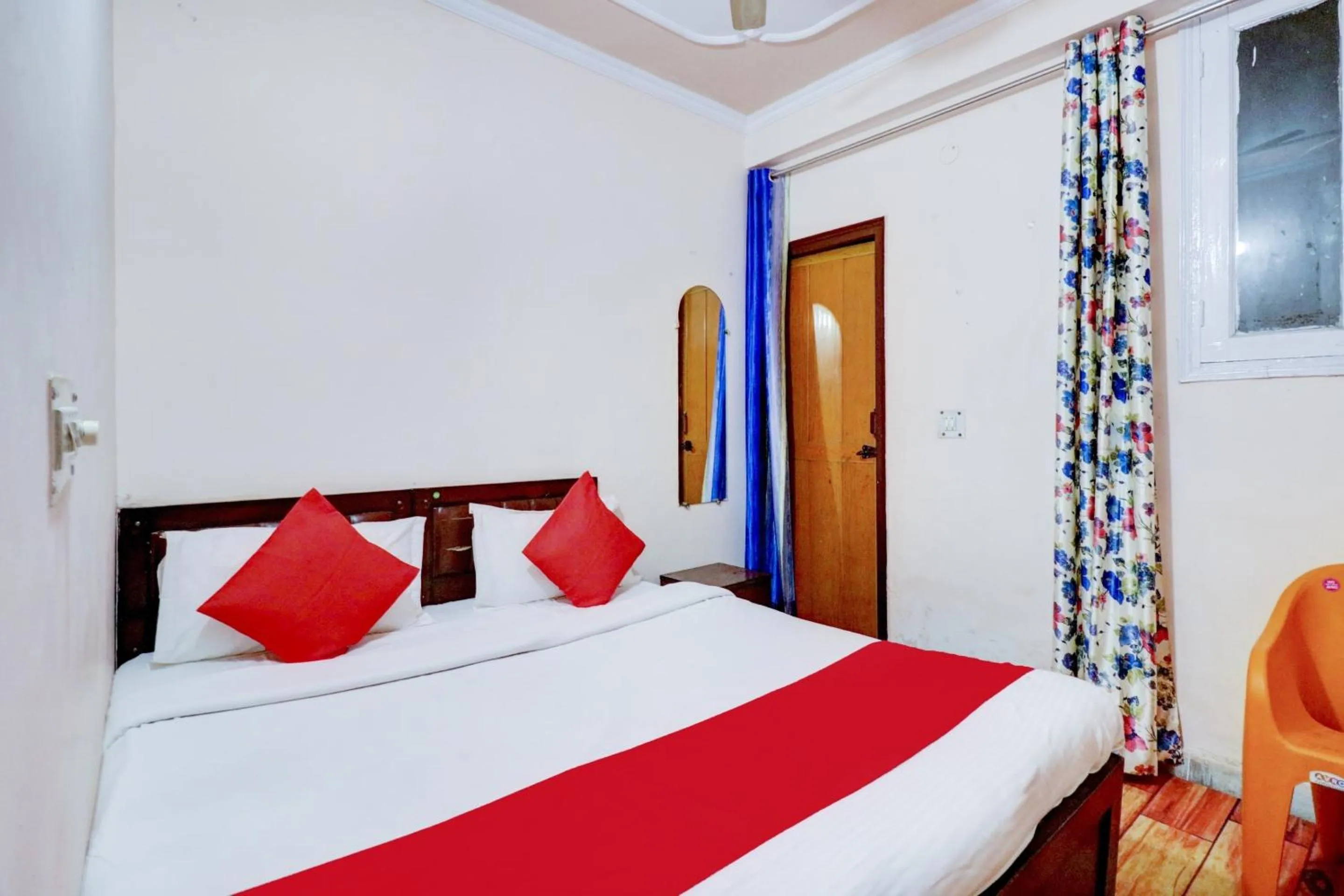 Bedroom, Bed in Hotel O Ratiram