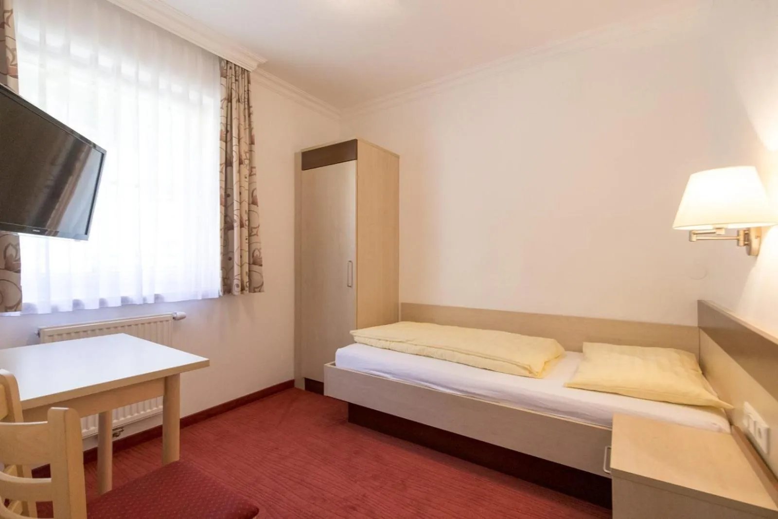 Bed in Hotel-Restaurant Planaihof