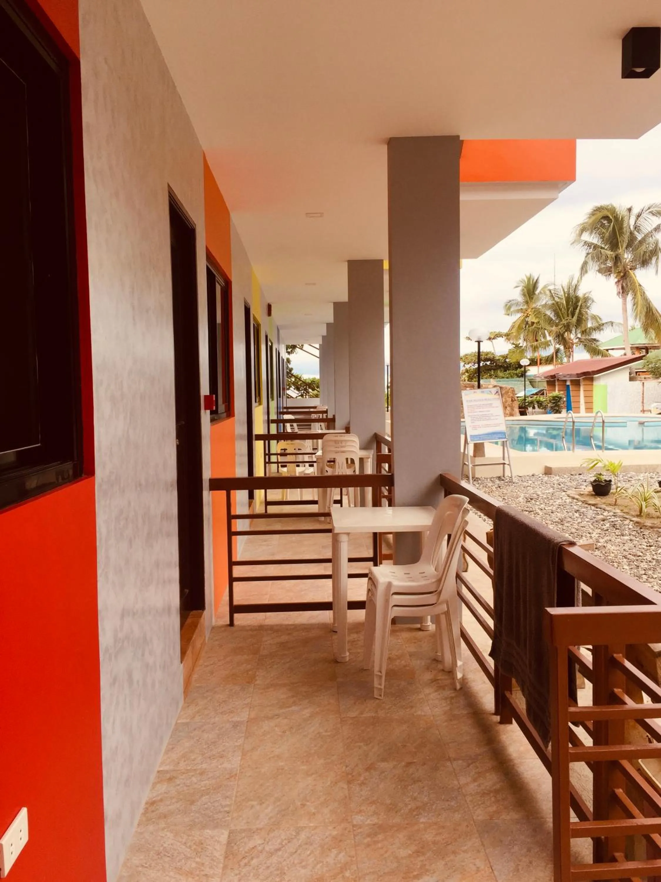 Cerca Parola Beach Resort