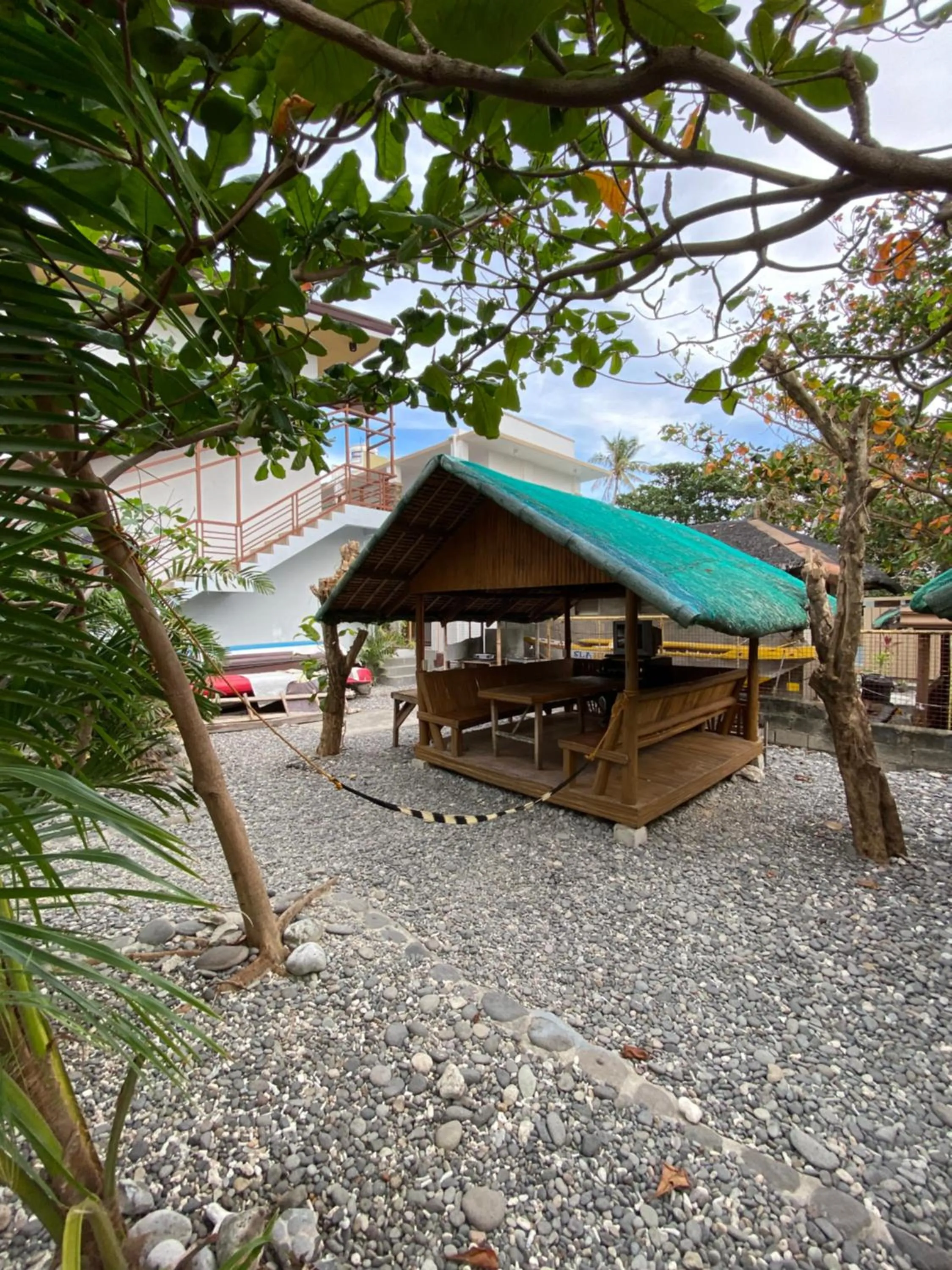 Cerca Parola Beach Resort