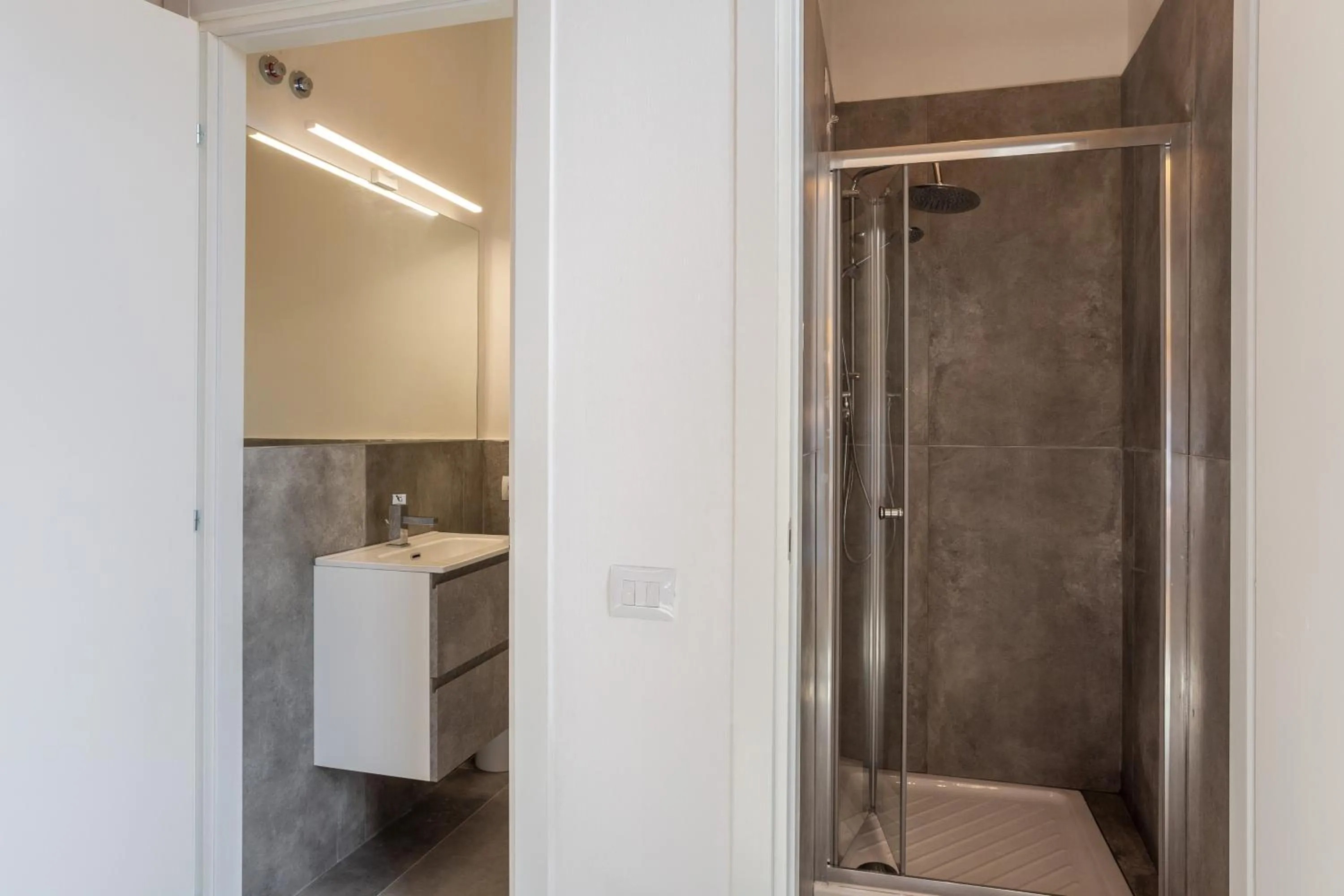 Shower in Hotel Paola