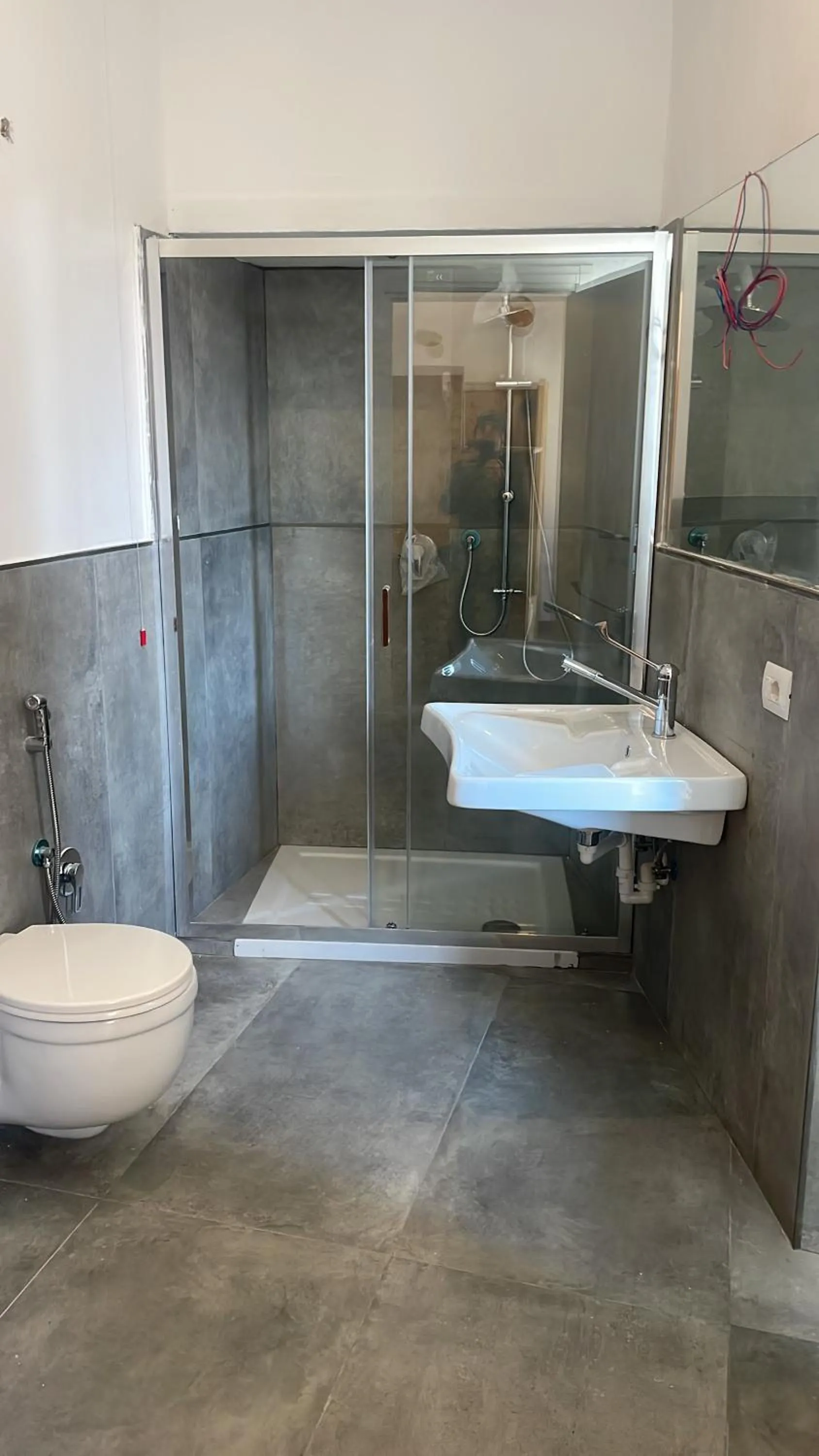 Shower in Hotel Paola