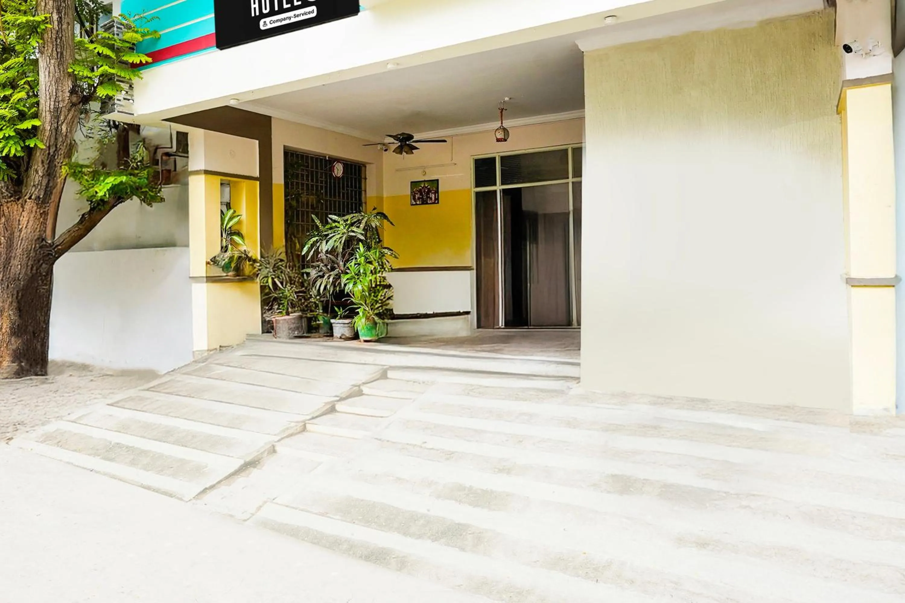 Facade/entrance in Super Hotel O Karakambadi Road Near Leela Mahal Circle