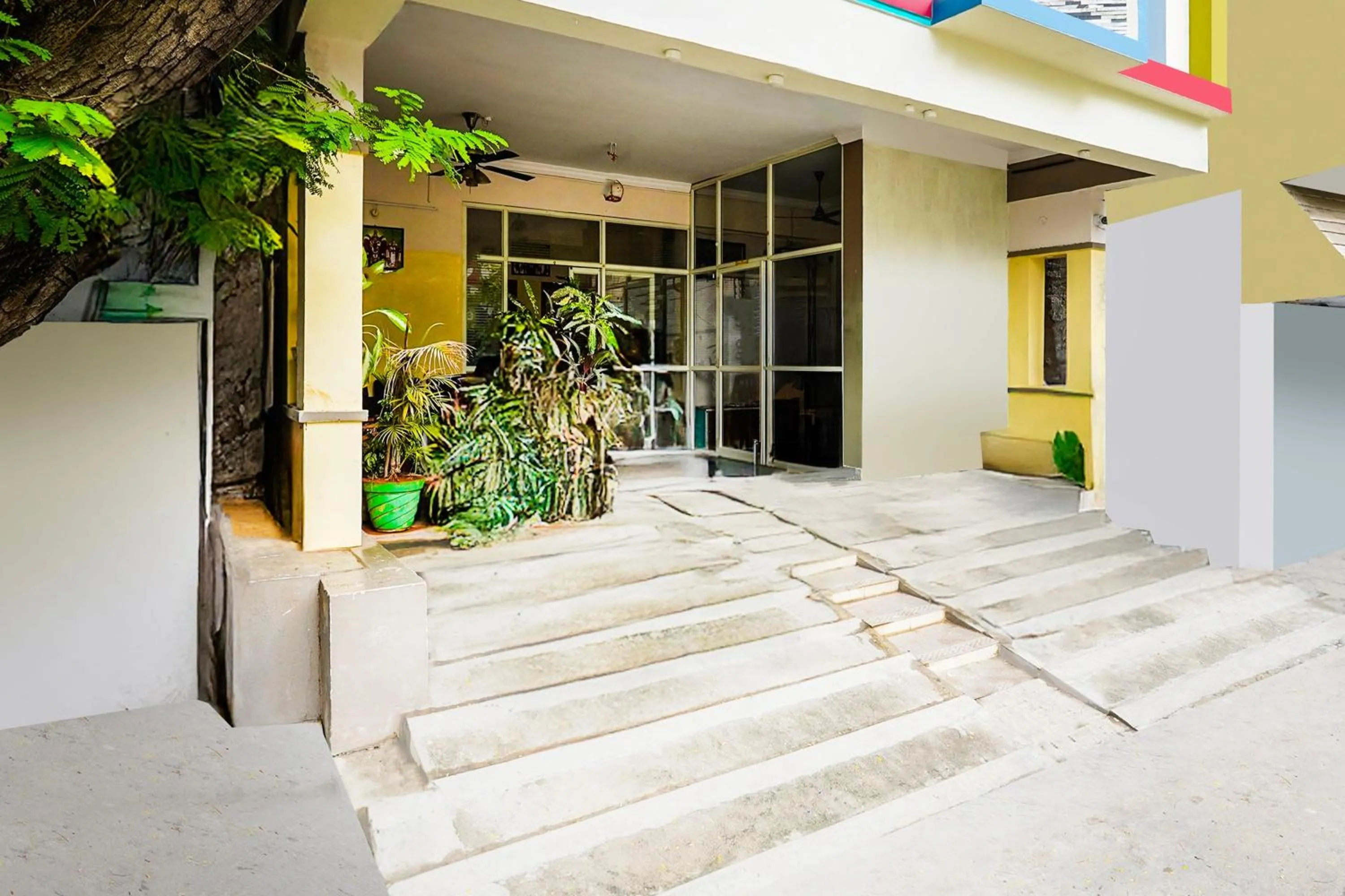 Facade/entrance in Super Hotel O Karakambadi Road Near Leela Mahal Circle