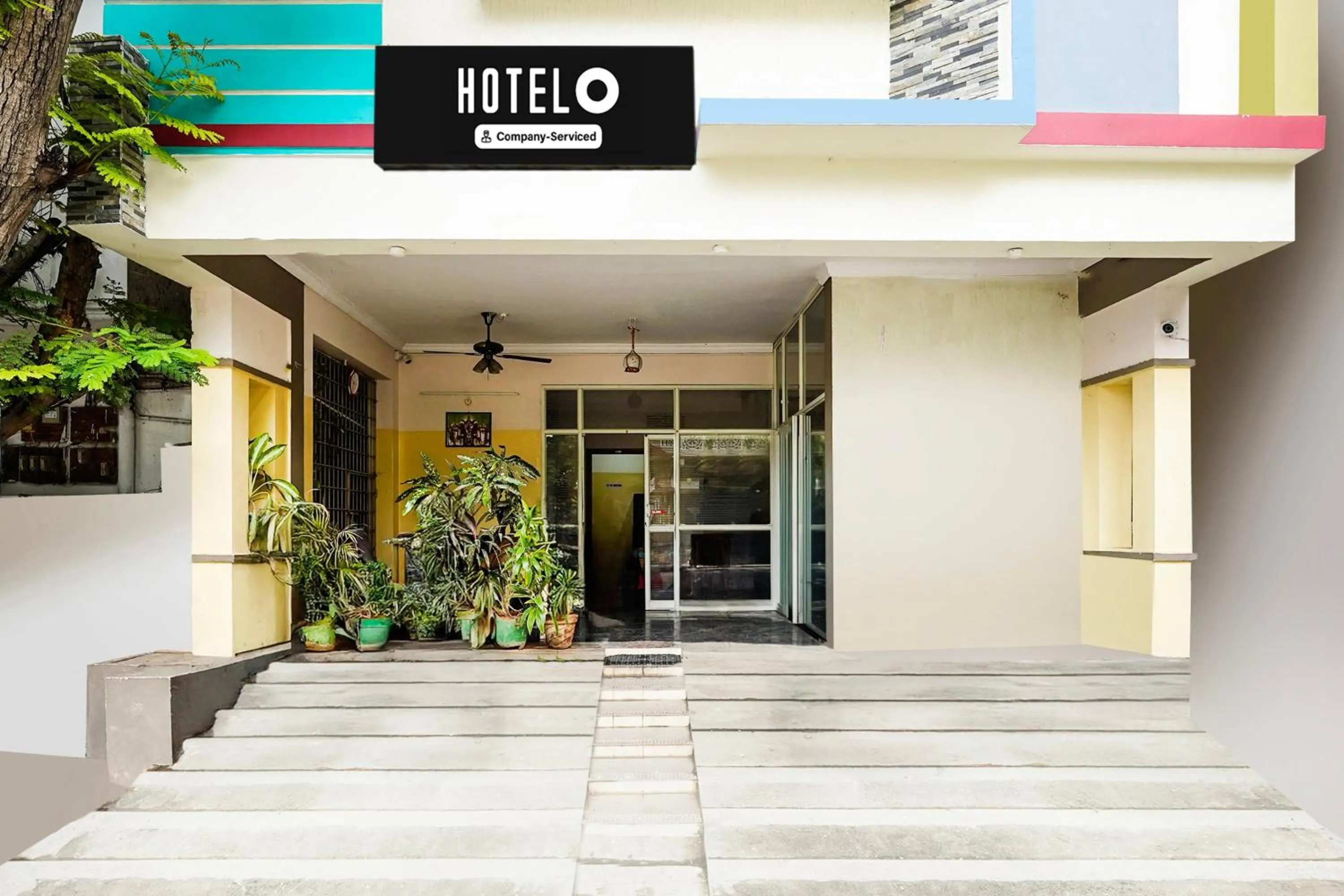 Facade/entrance in Super Hotel O Karakambadi Road Near Leela Mahal Circle