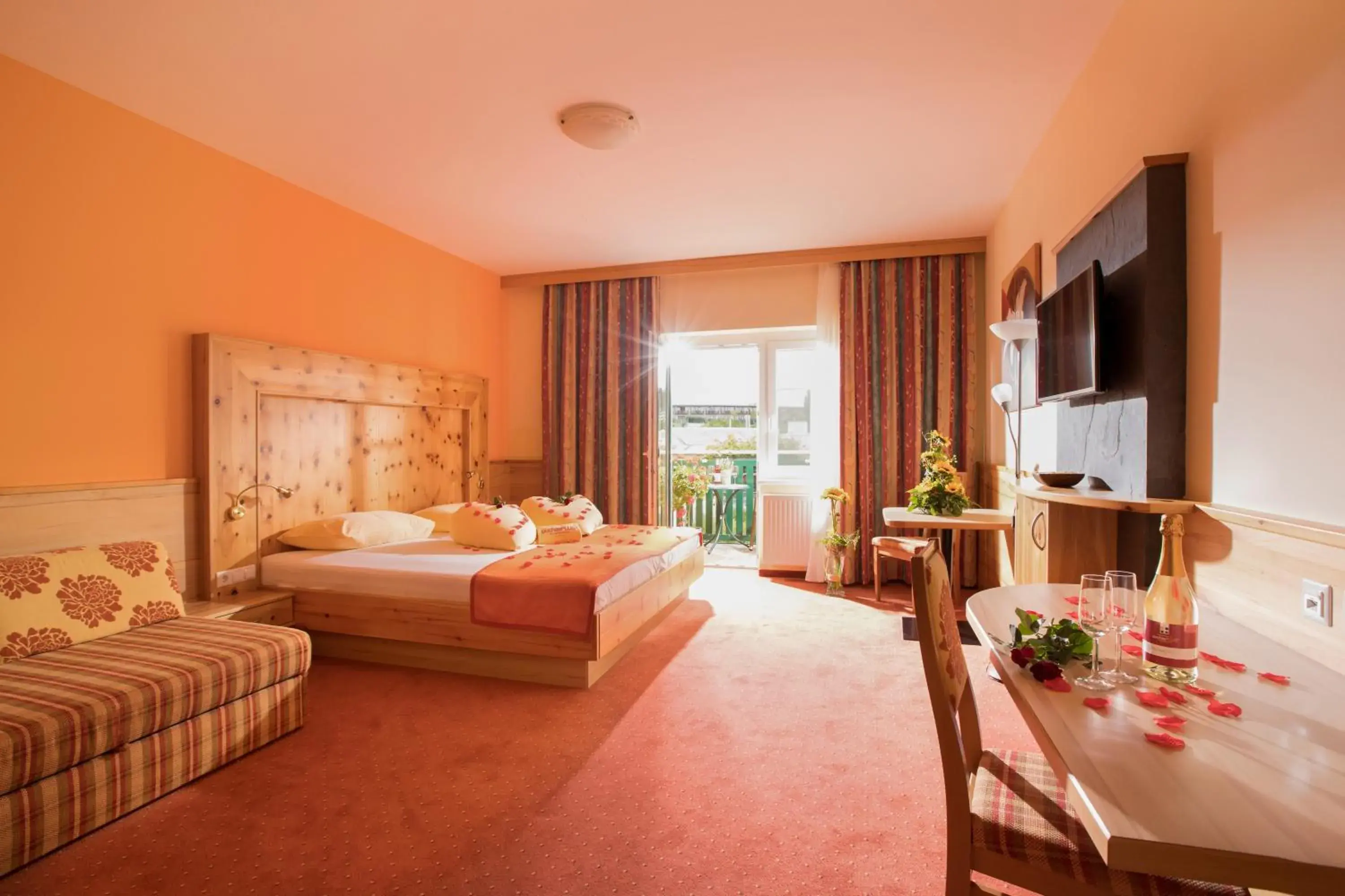 Superior Double Room with Balcony or Terrace in Thermenhotel PuchasPLUS Stegersbach Superior Double Room with Balcony or Terrace in Thermenhotel PuchasPLUS Stegersbach