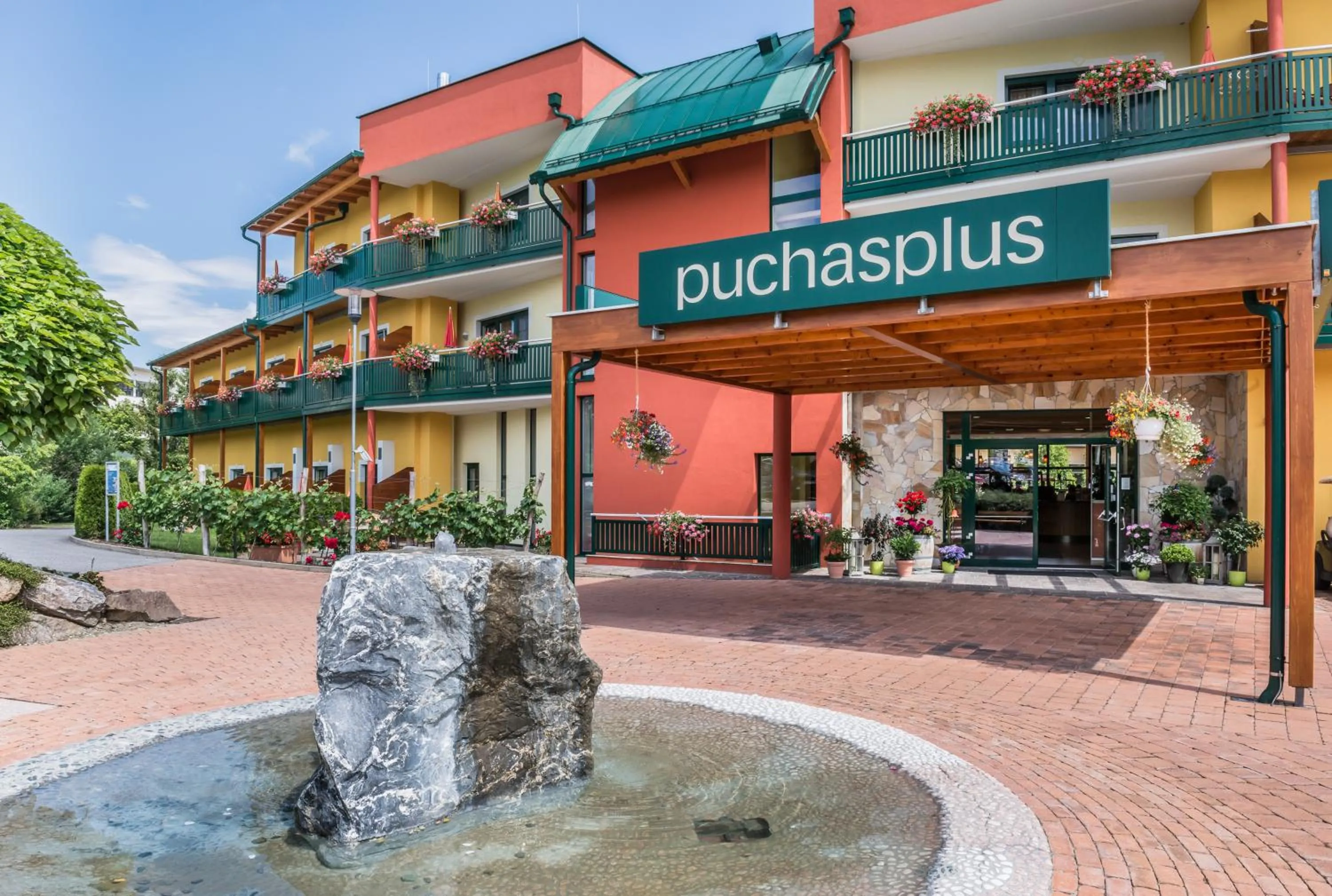 Facade/entrance in Thermenhotel PuchasPLUS Stegersbach