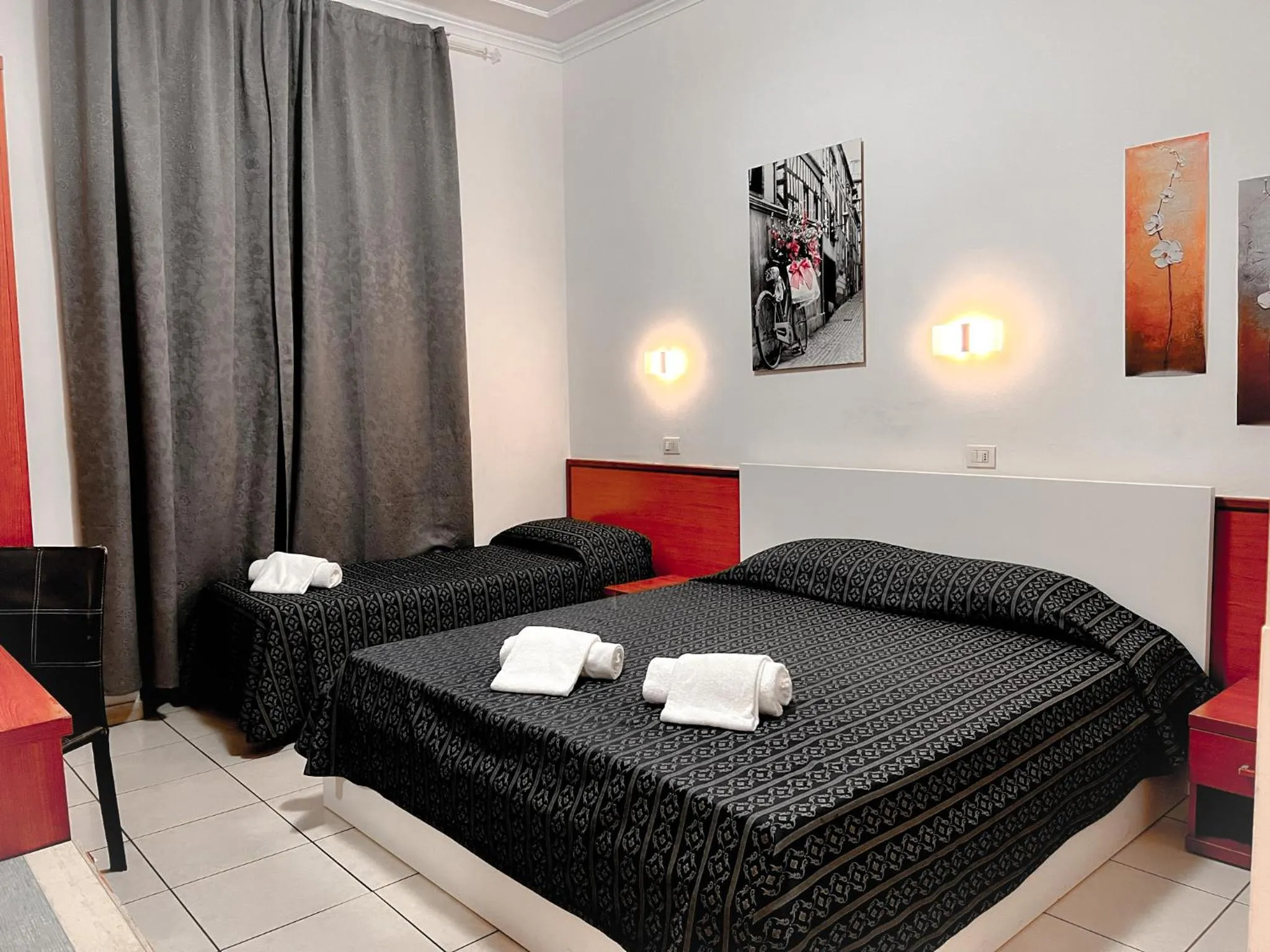 Photo of the whole room, Bed in Alius and Freerome Hotel