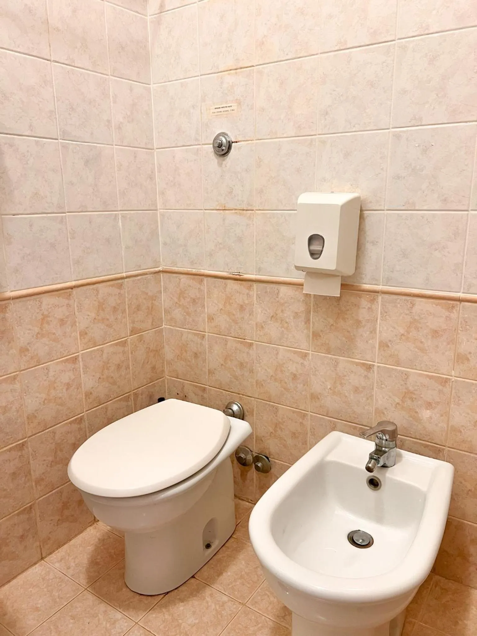 Bathroom in Alius and Freerome Hotel