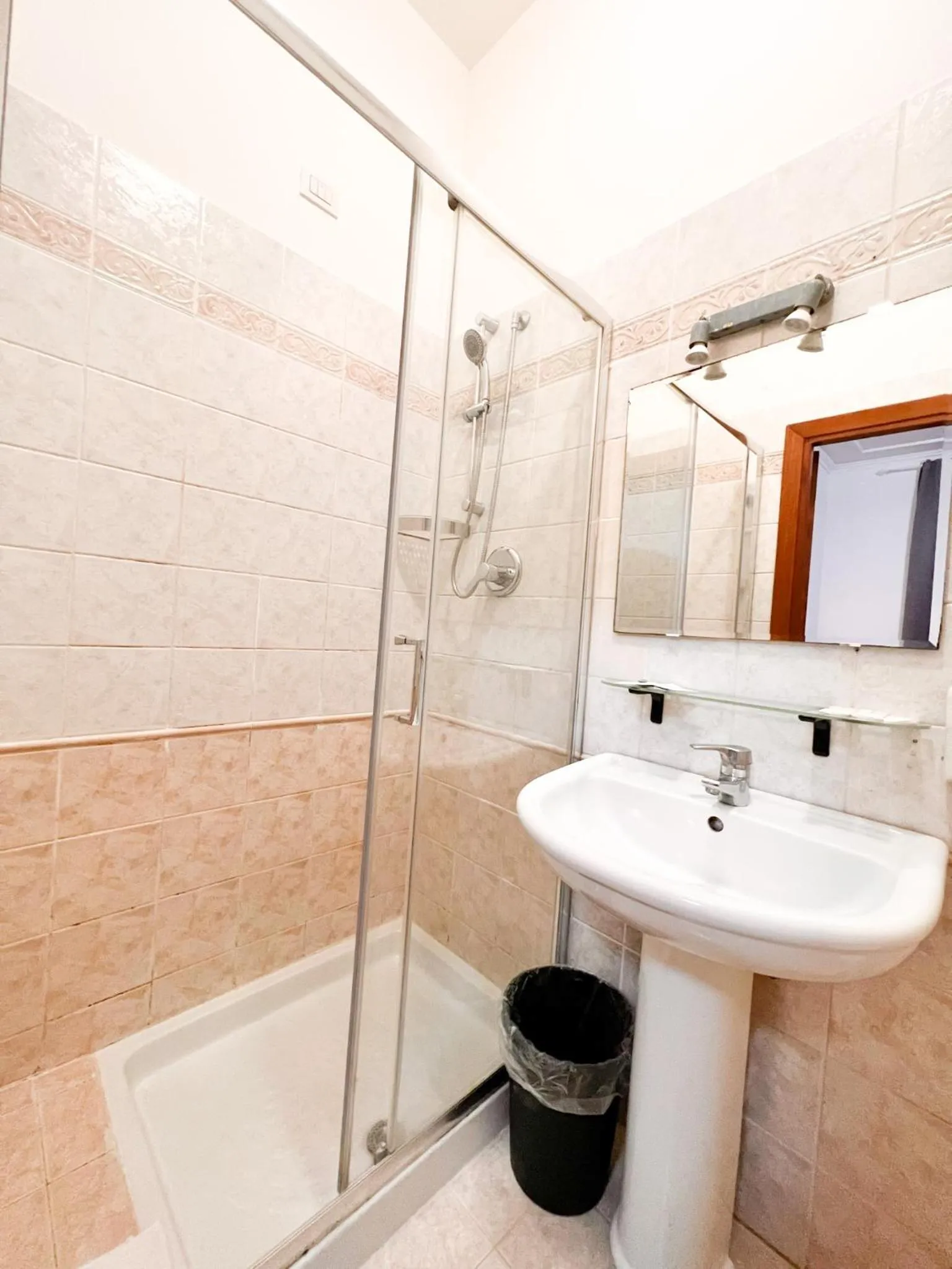 Shower in Alius and Freerome Hotel