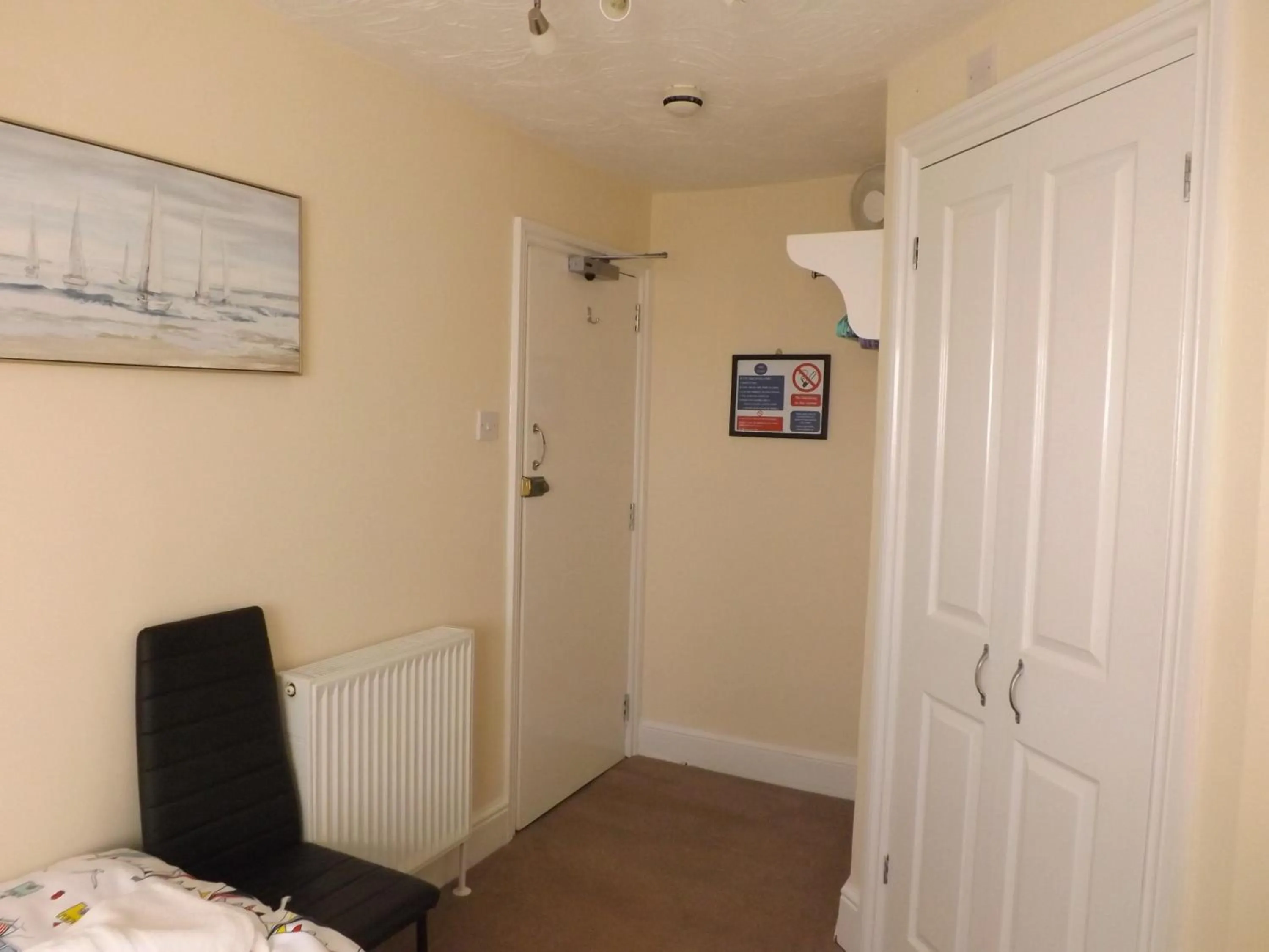 Photo of the whole room in The Edenhurst Guesthouse