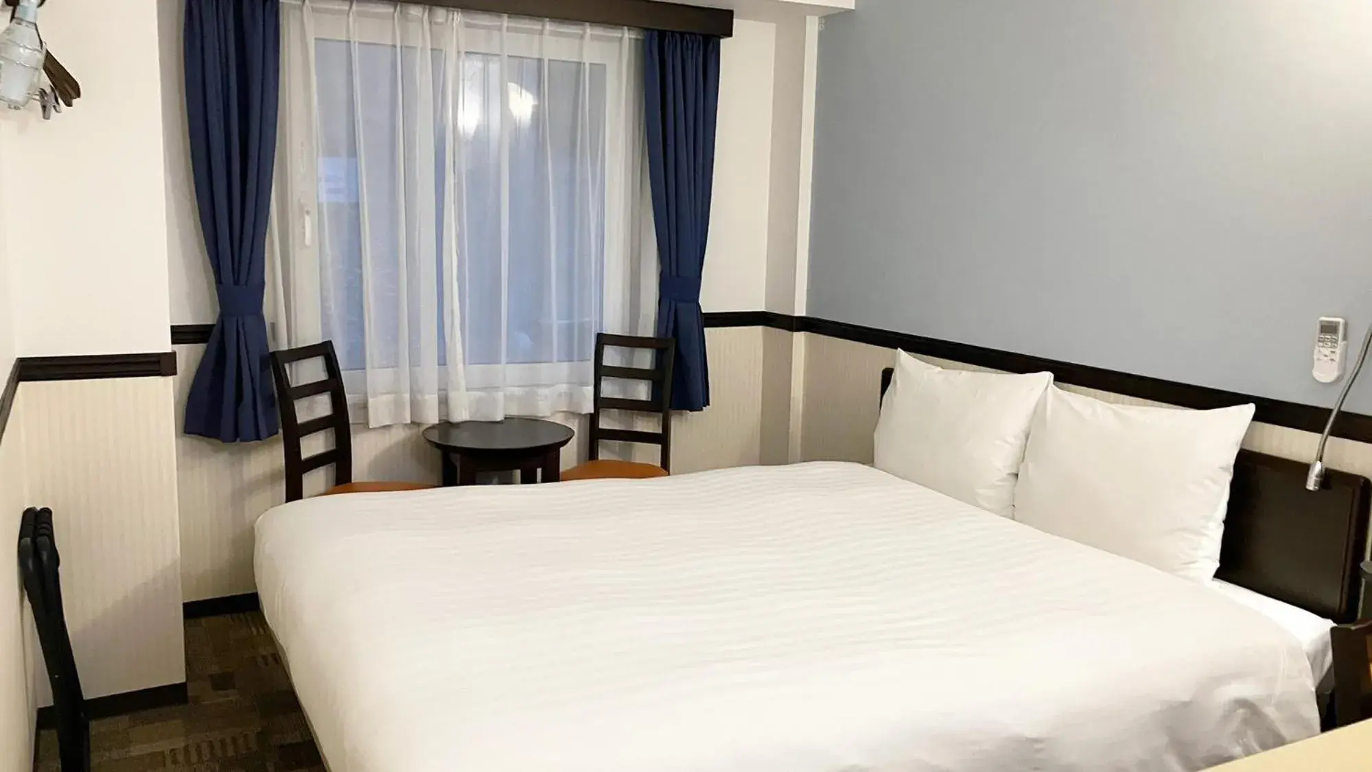 Standard Queen Room - single occupancy - Smoking in Toyoko Inn Tokyo Hachioji-eki Kita-guchi Standard Queen Room - single occupancy - Smoking in Toyoko Inn Tokyo Hachioji-eki Kita-guchi