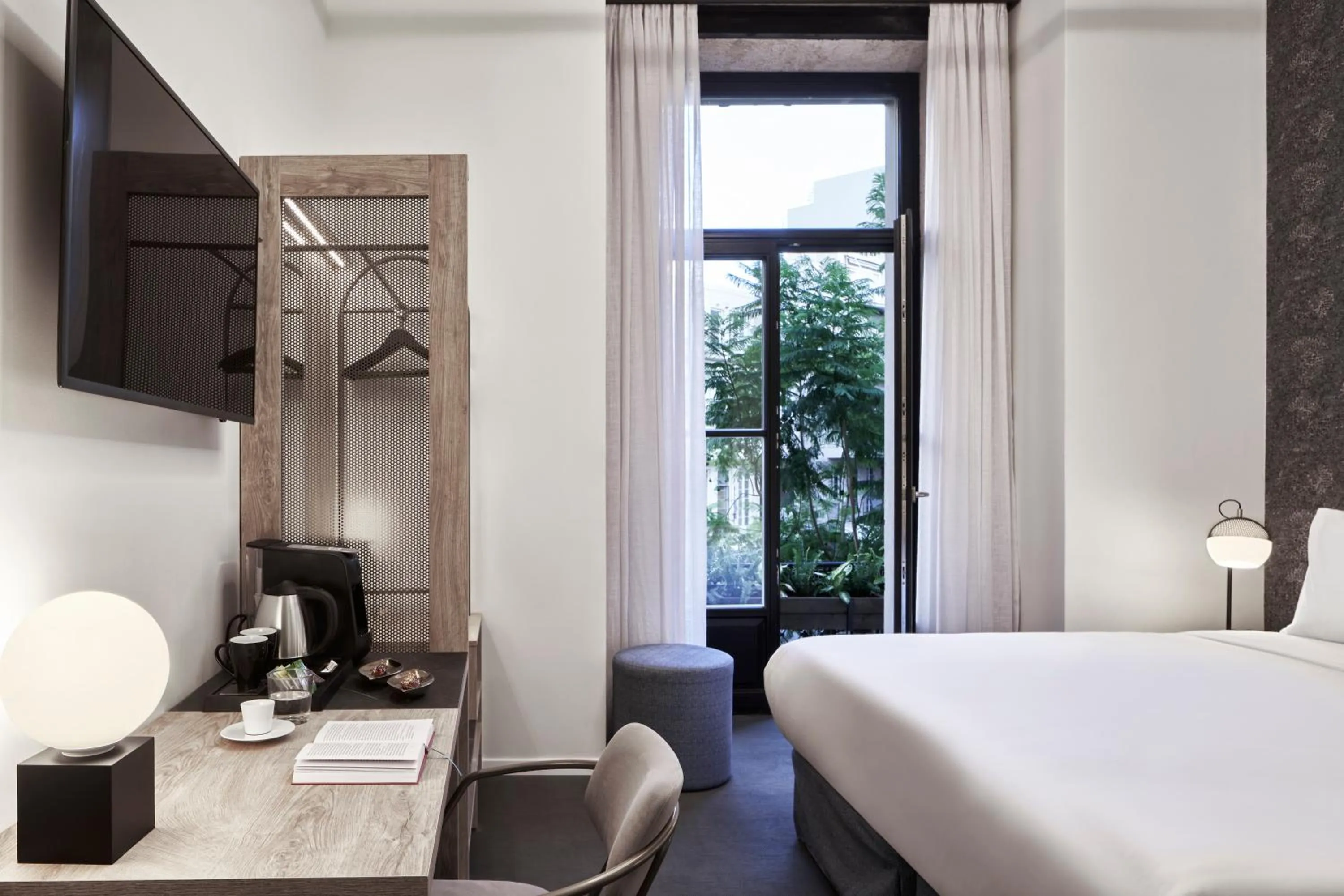 Bed in NLH MONASTIRAKI - Neighborhood Lifestyle Hotels