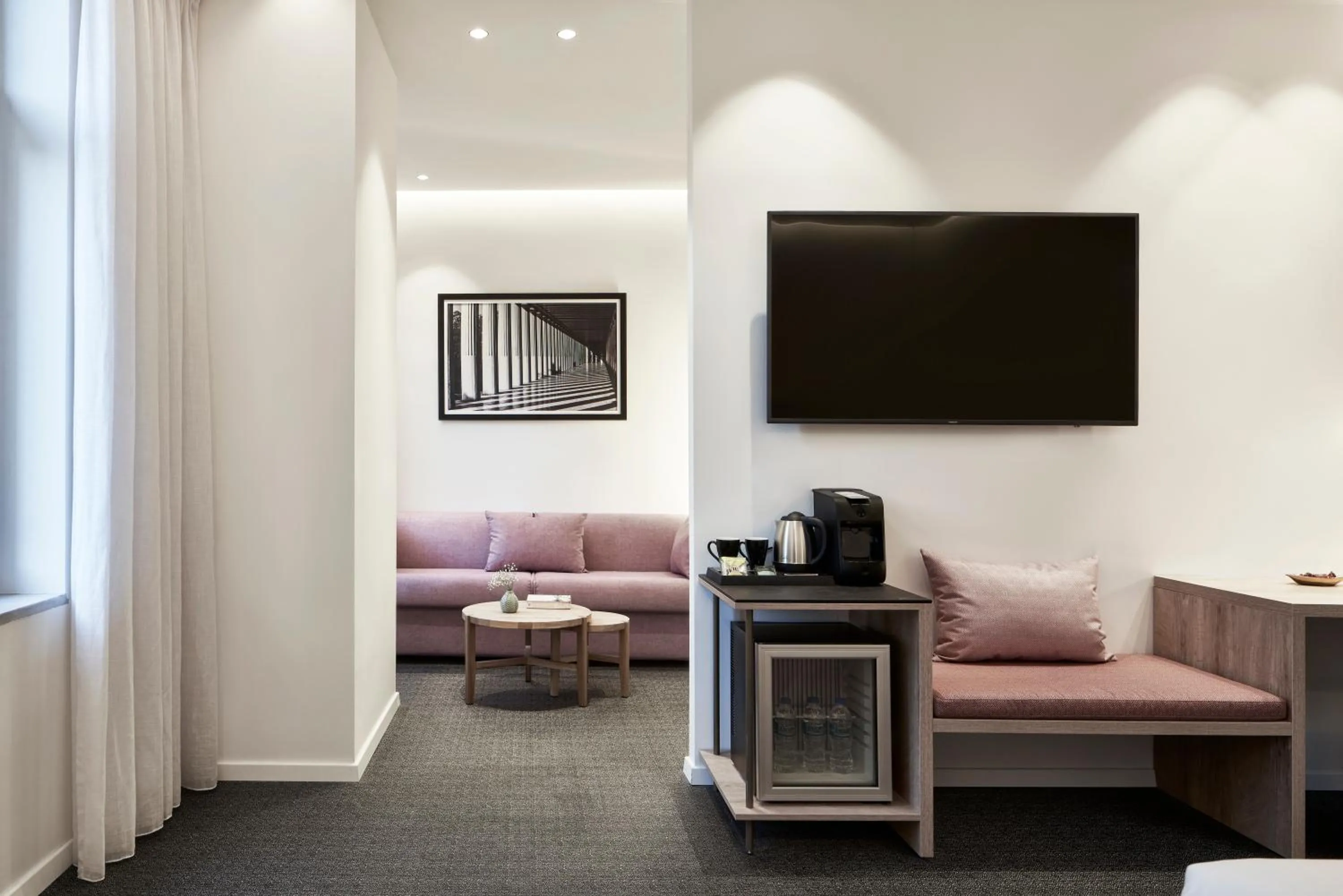 TV and multimedia in NLH MONASTIRAKI - Neighborhood Lifestyle Hotels