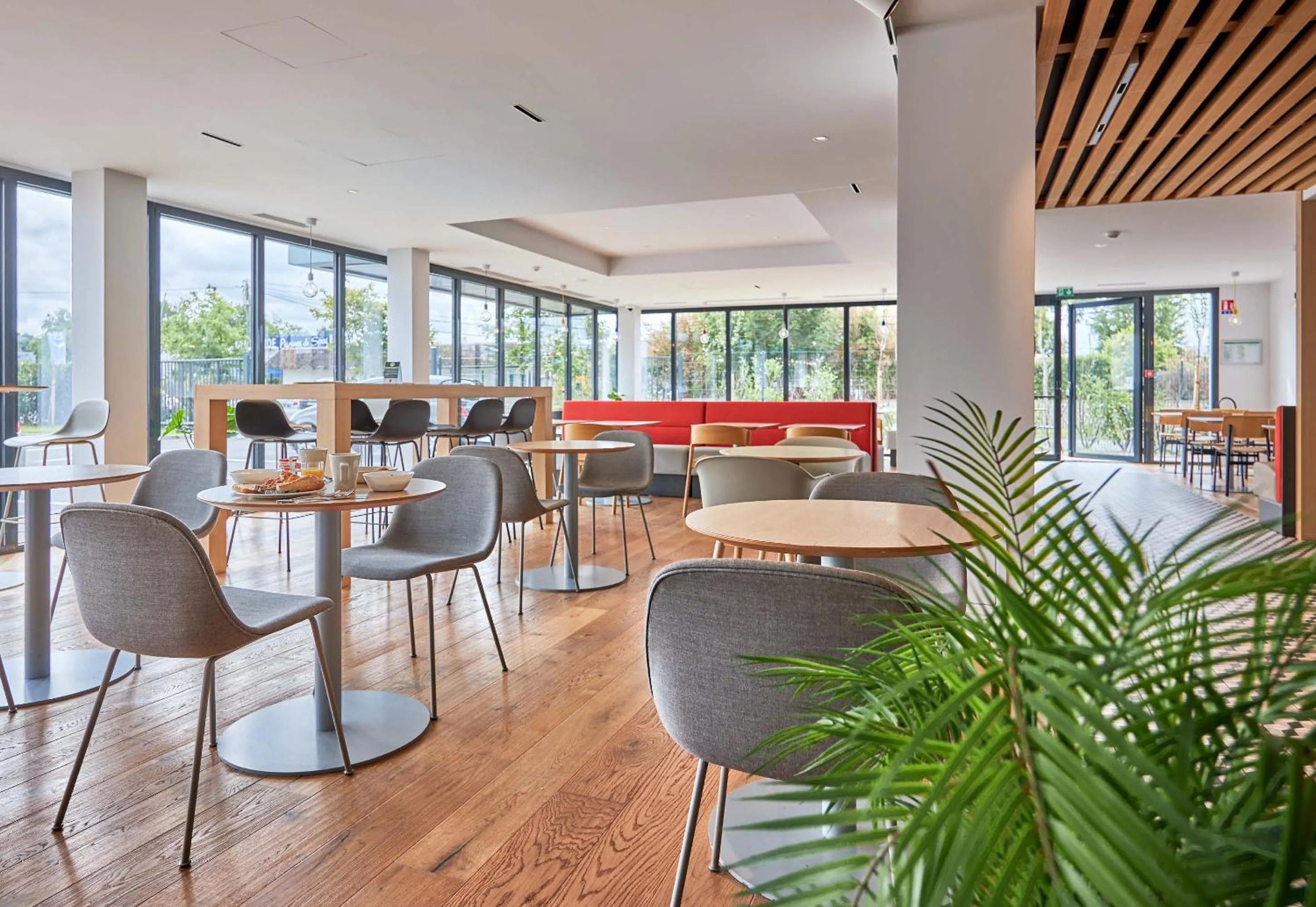 Restaurant/places to eat in B&B HOTEL Deauville-Touques